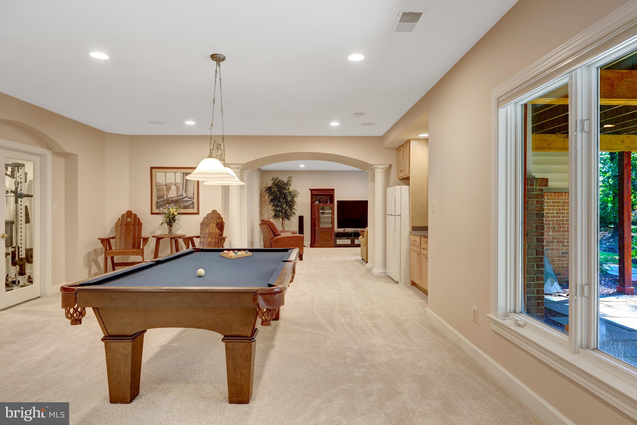 ELGIN MANOR - Residential