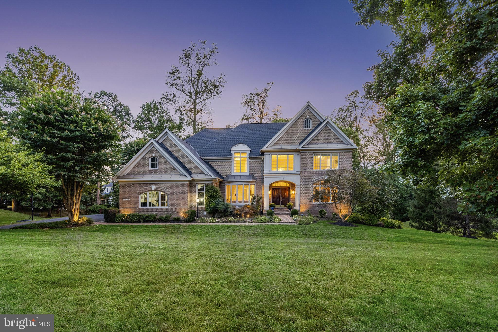 ELGIN MANOR - Residential