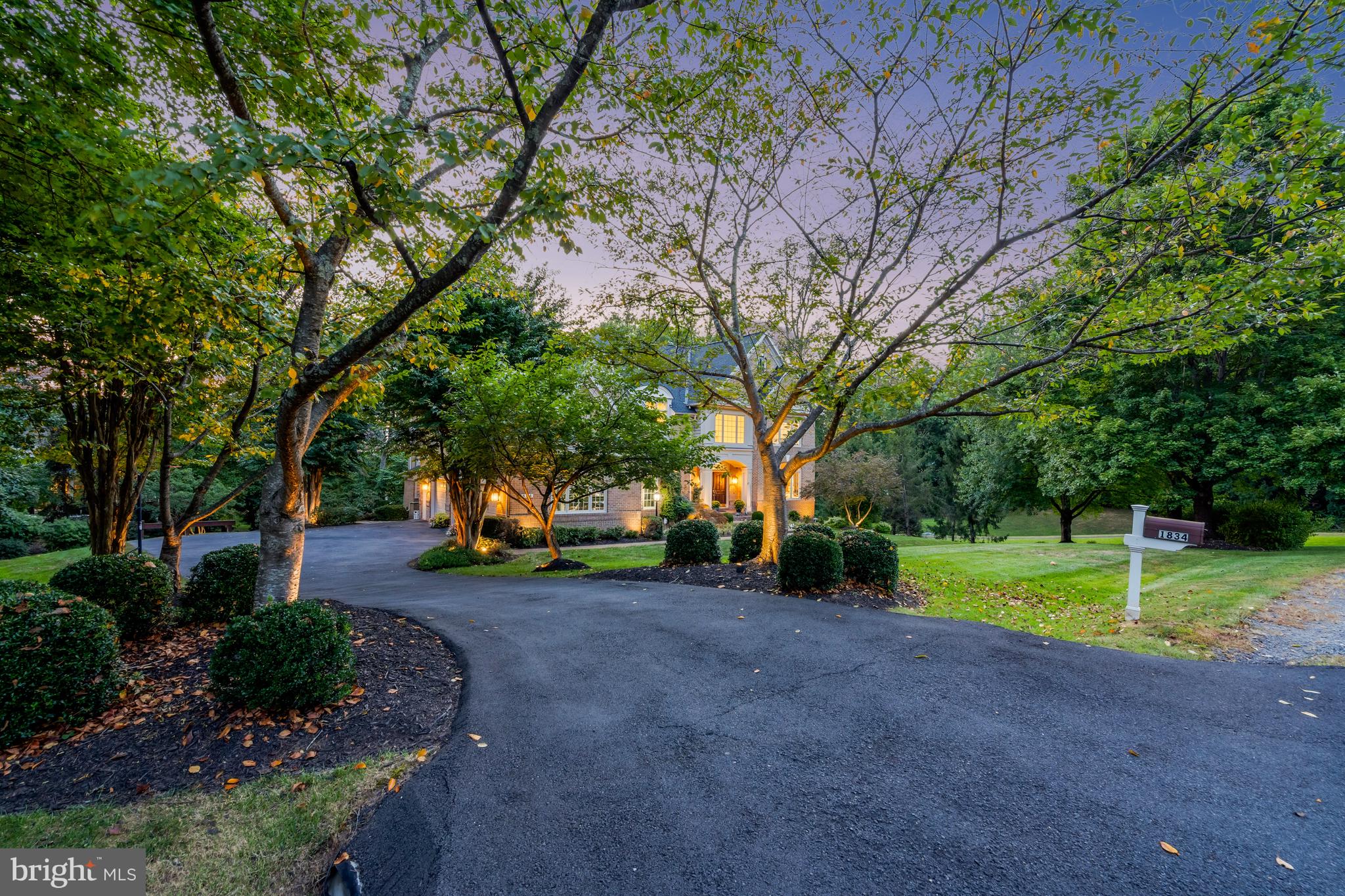 ELGIN MANOR - Residential