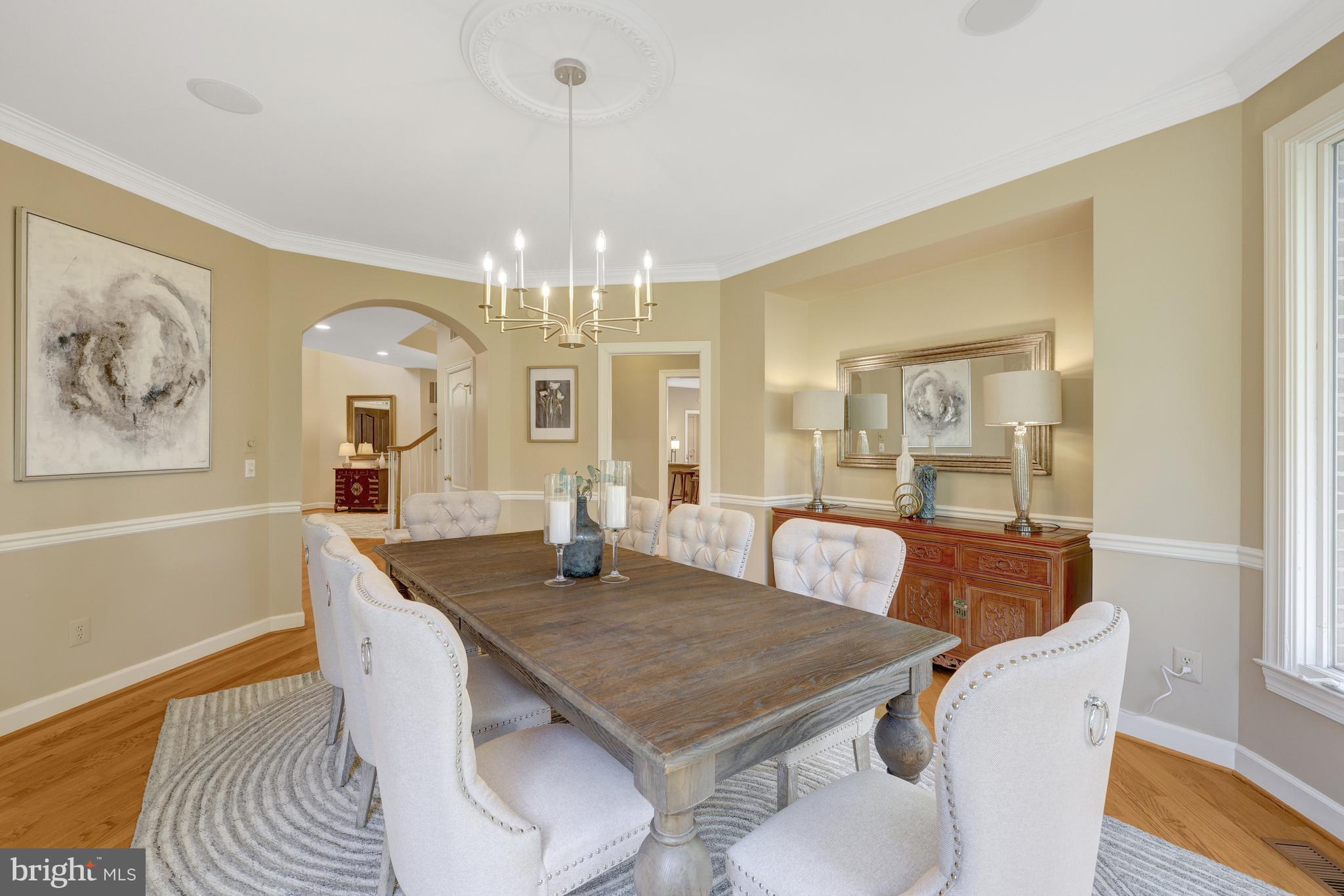 ELGIN MANOR - Residential