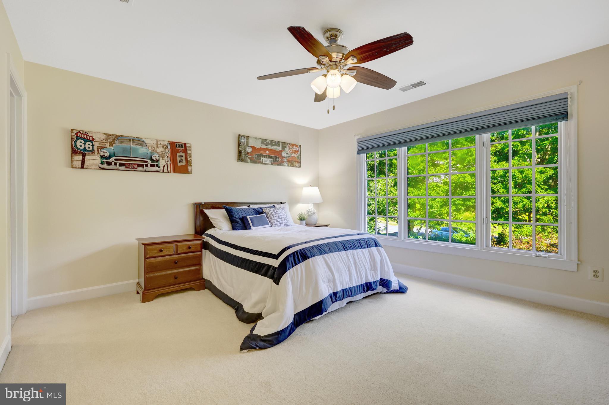 ELGIN MANOR - Residential