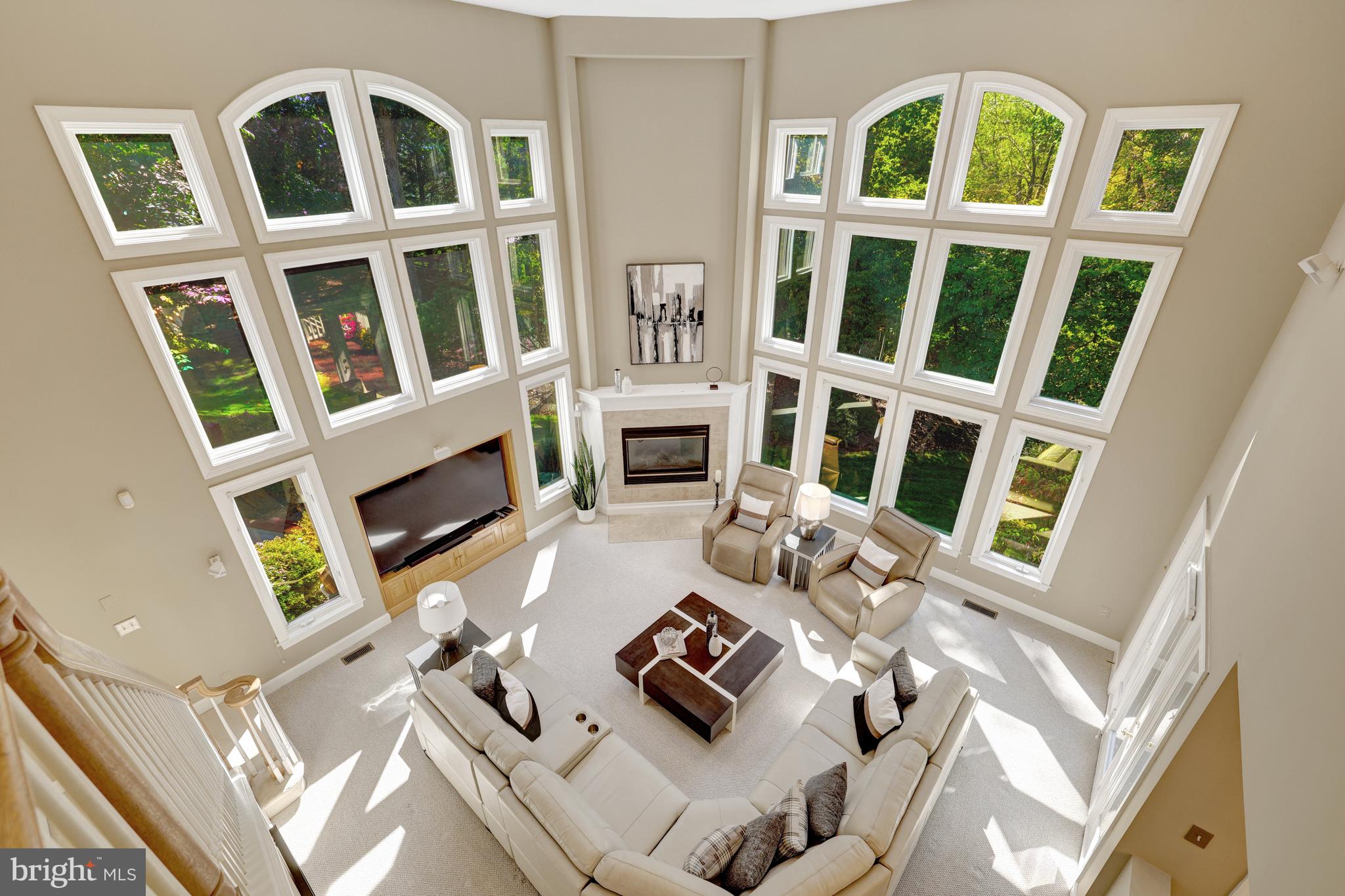 ELGIN MANOR - Residential