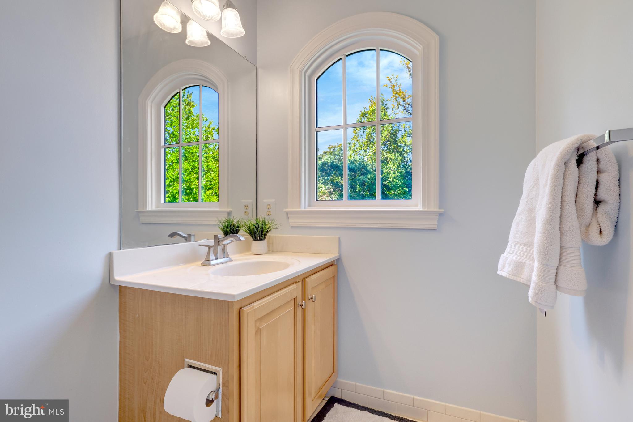 ELGIN MANOR - Residential