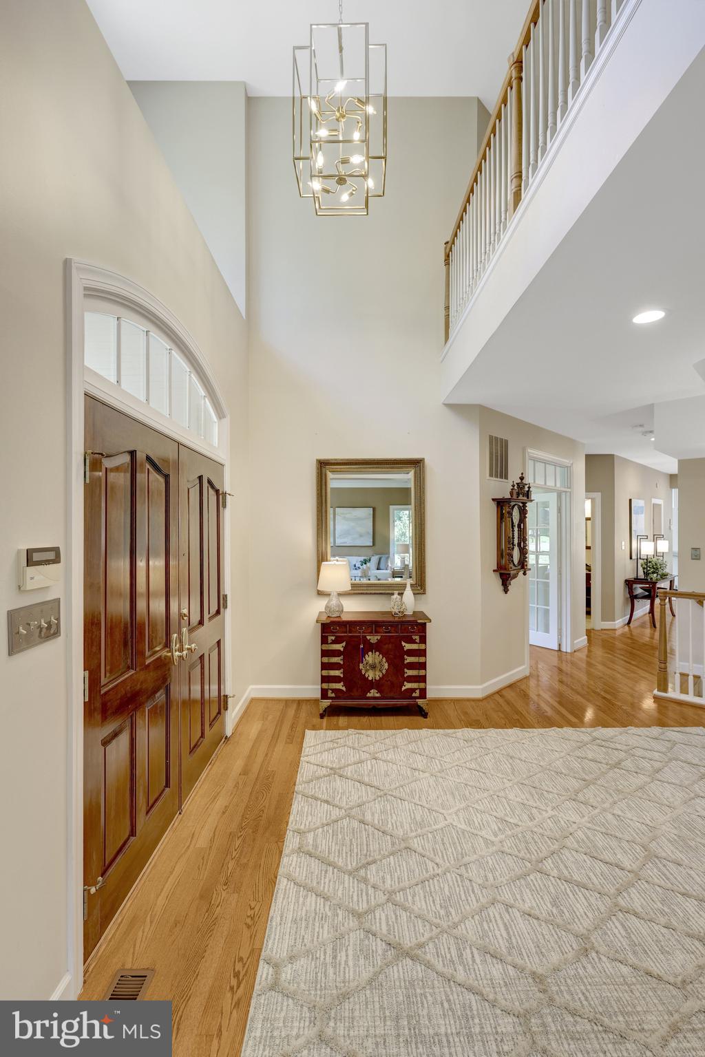 ELGIN MANOR - Residential