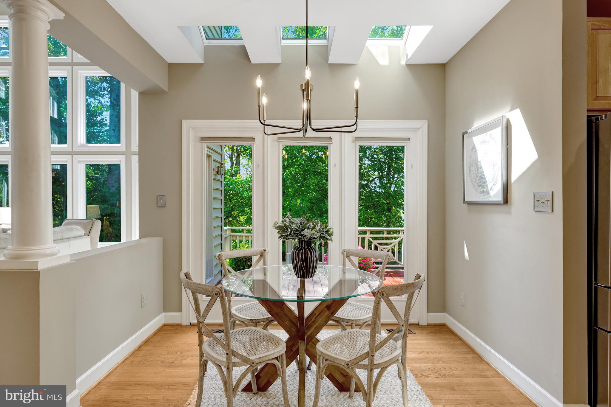 ELGIN MANOR - Residential