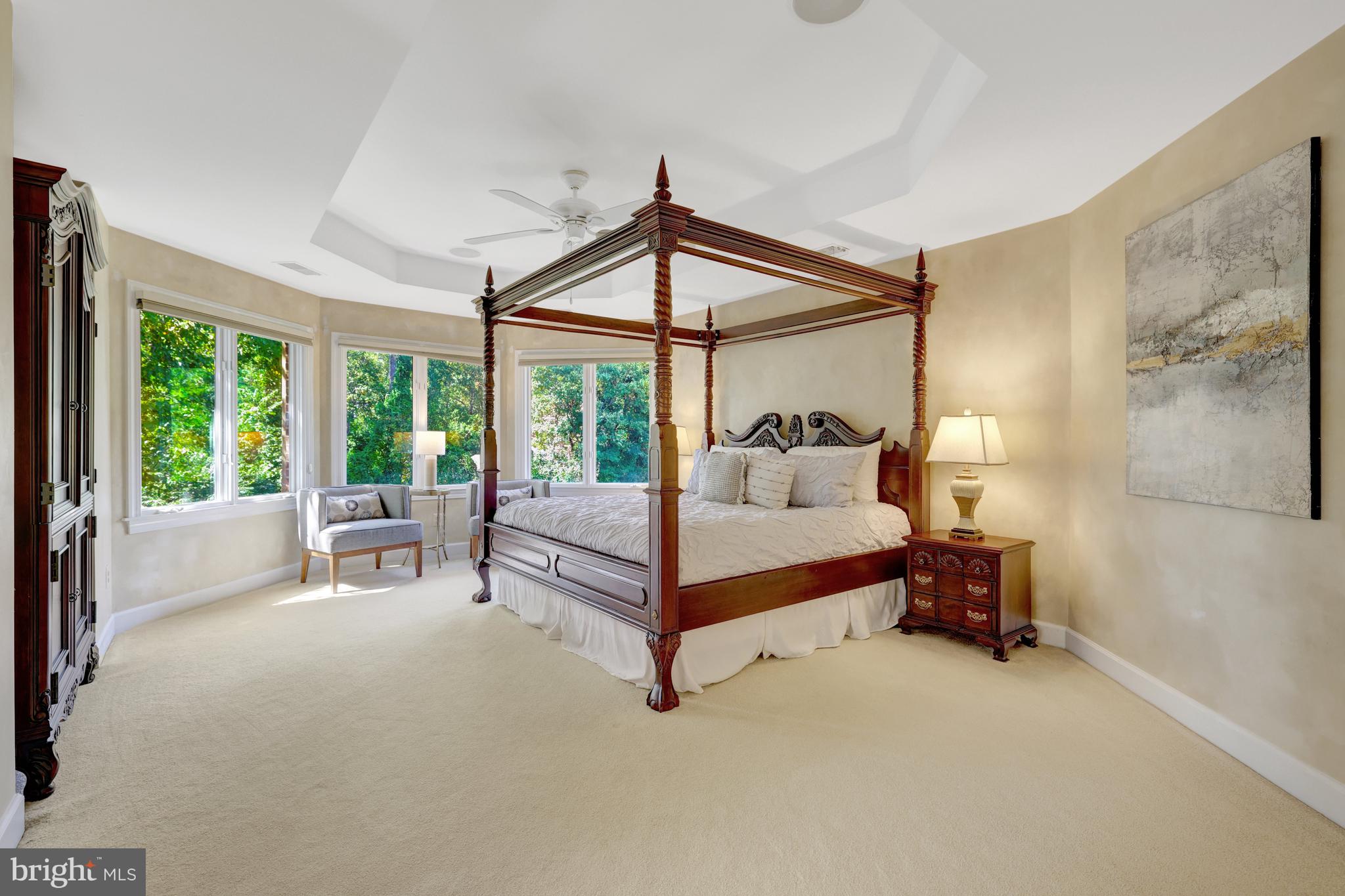 ELGIN MANOR - Residential