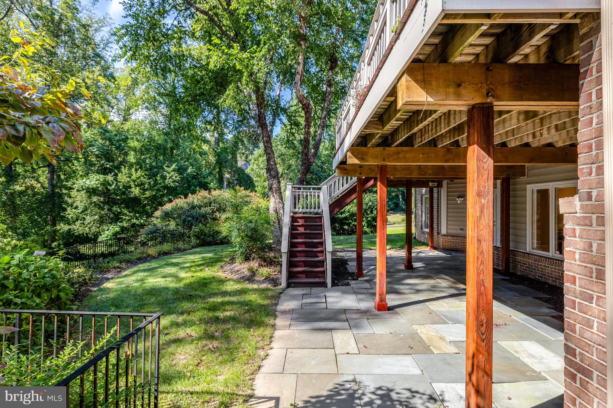 ELGIN MANOR - Residential