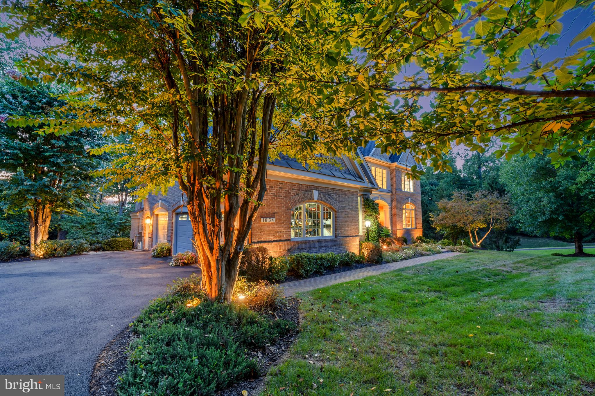 ELGIN MANOR - Residential