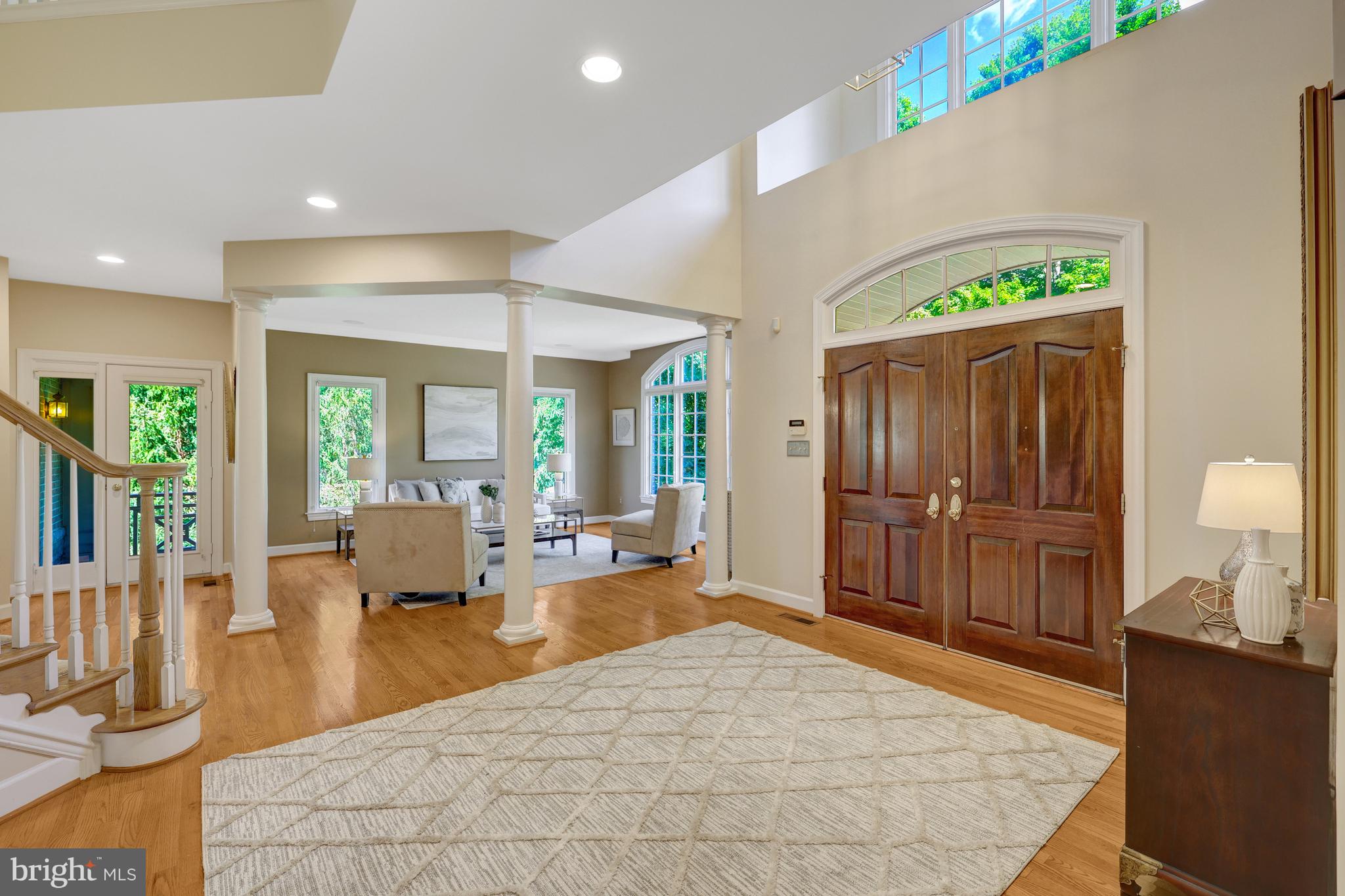 ELGIN MANOR - Residential