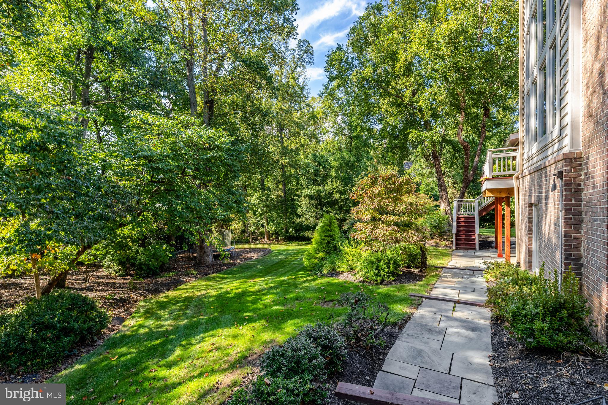 ELGIN MANOR - Residential