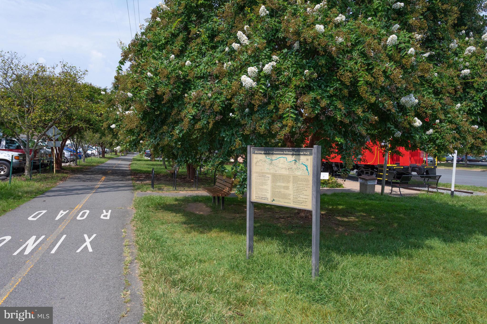 ELGIN MANOR - Residential