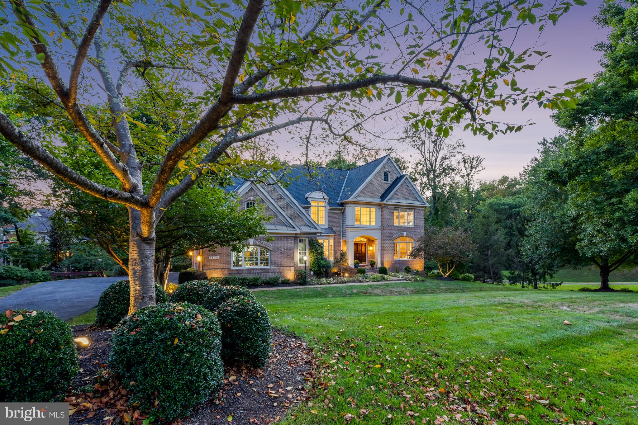 ELGIN MANOR - Residential