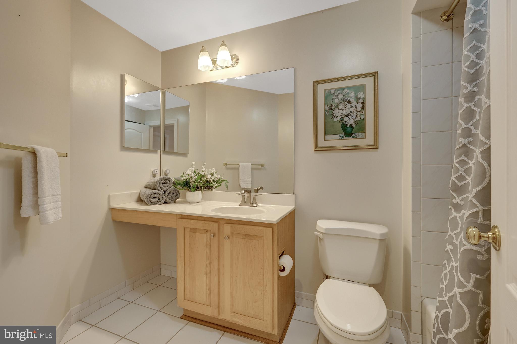 ELGIN MANOR - Residential