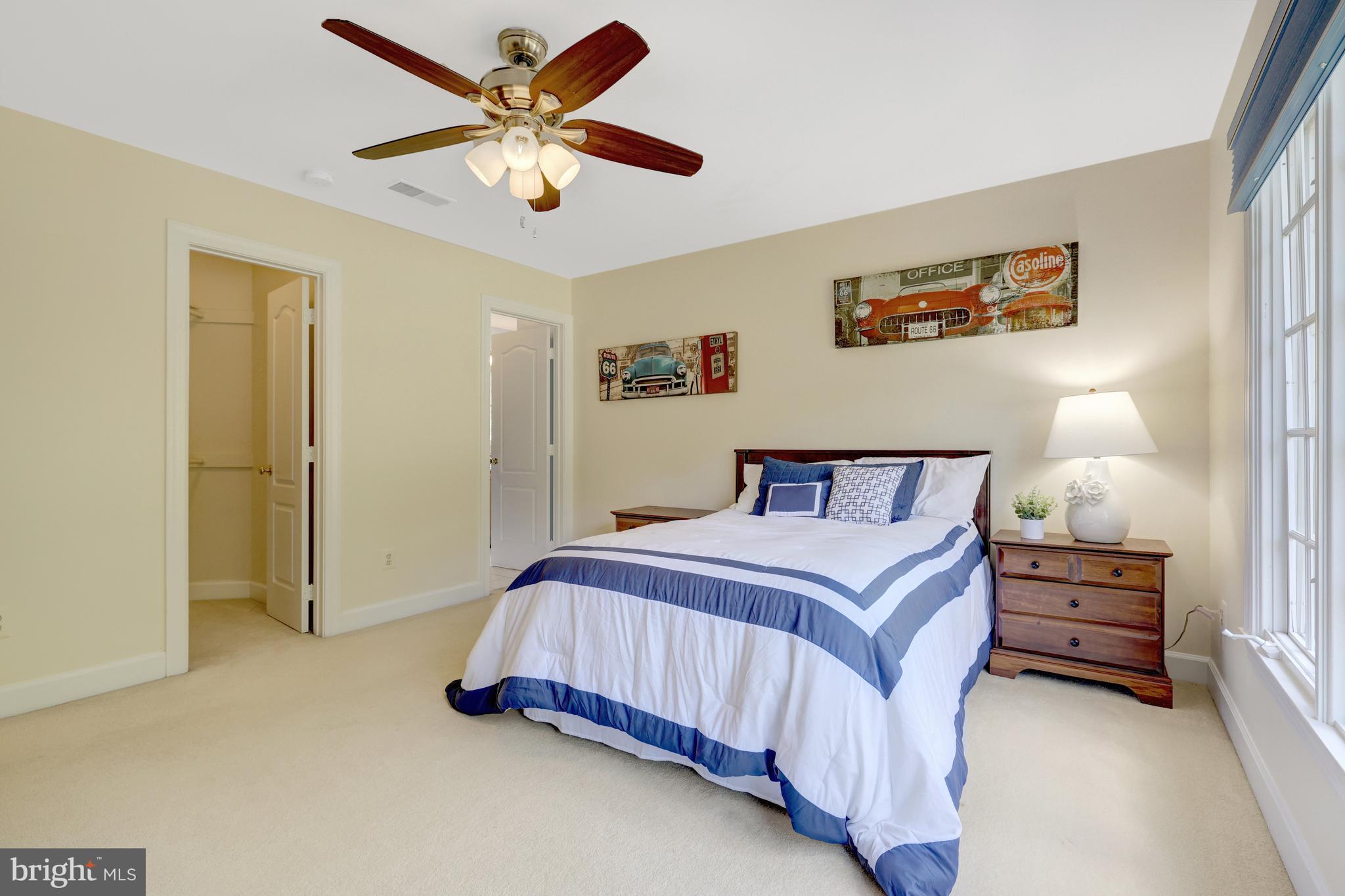 ELGIN MANOR - Residential