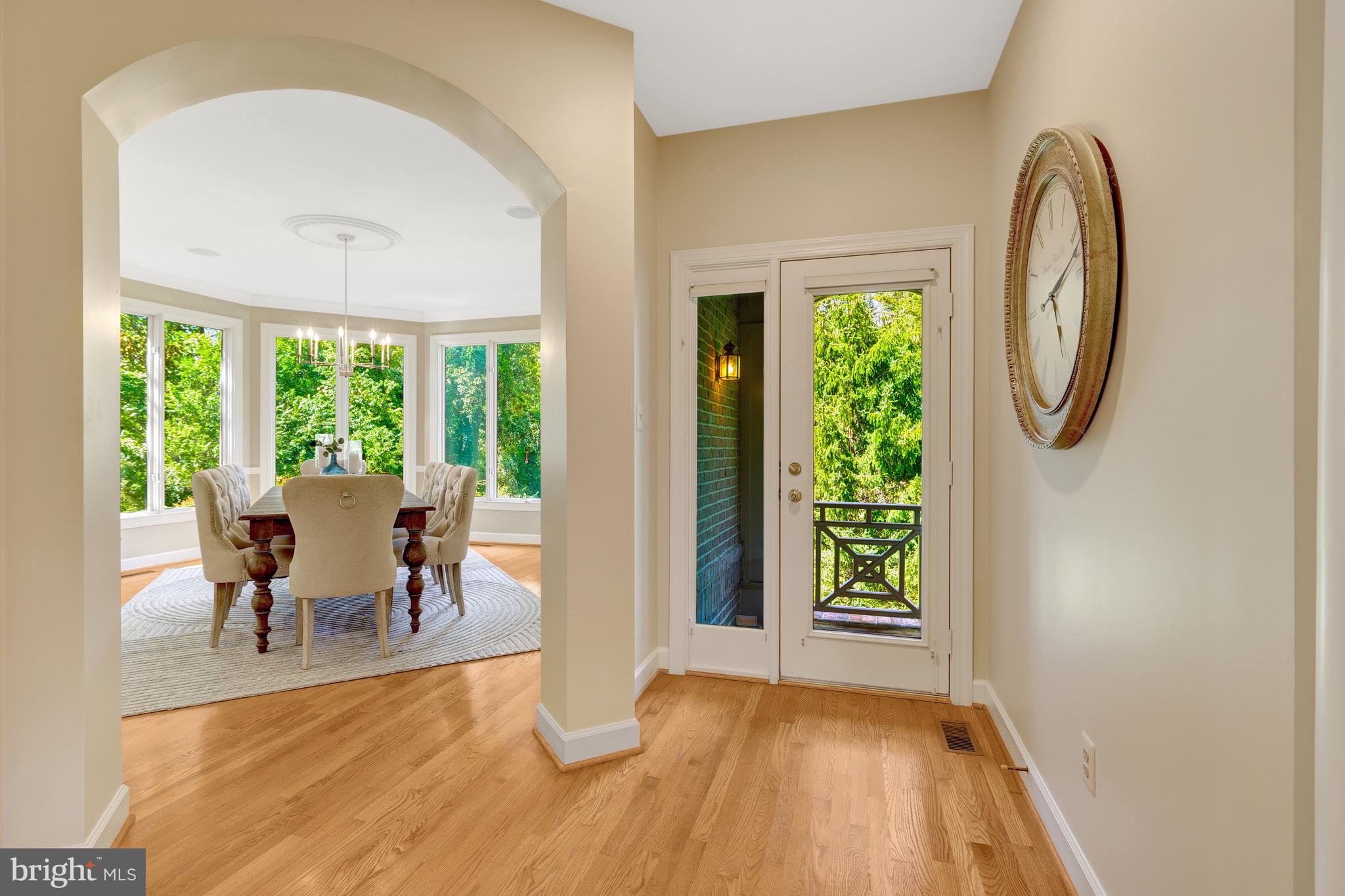 ELGIN MANOR - Residential