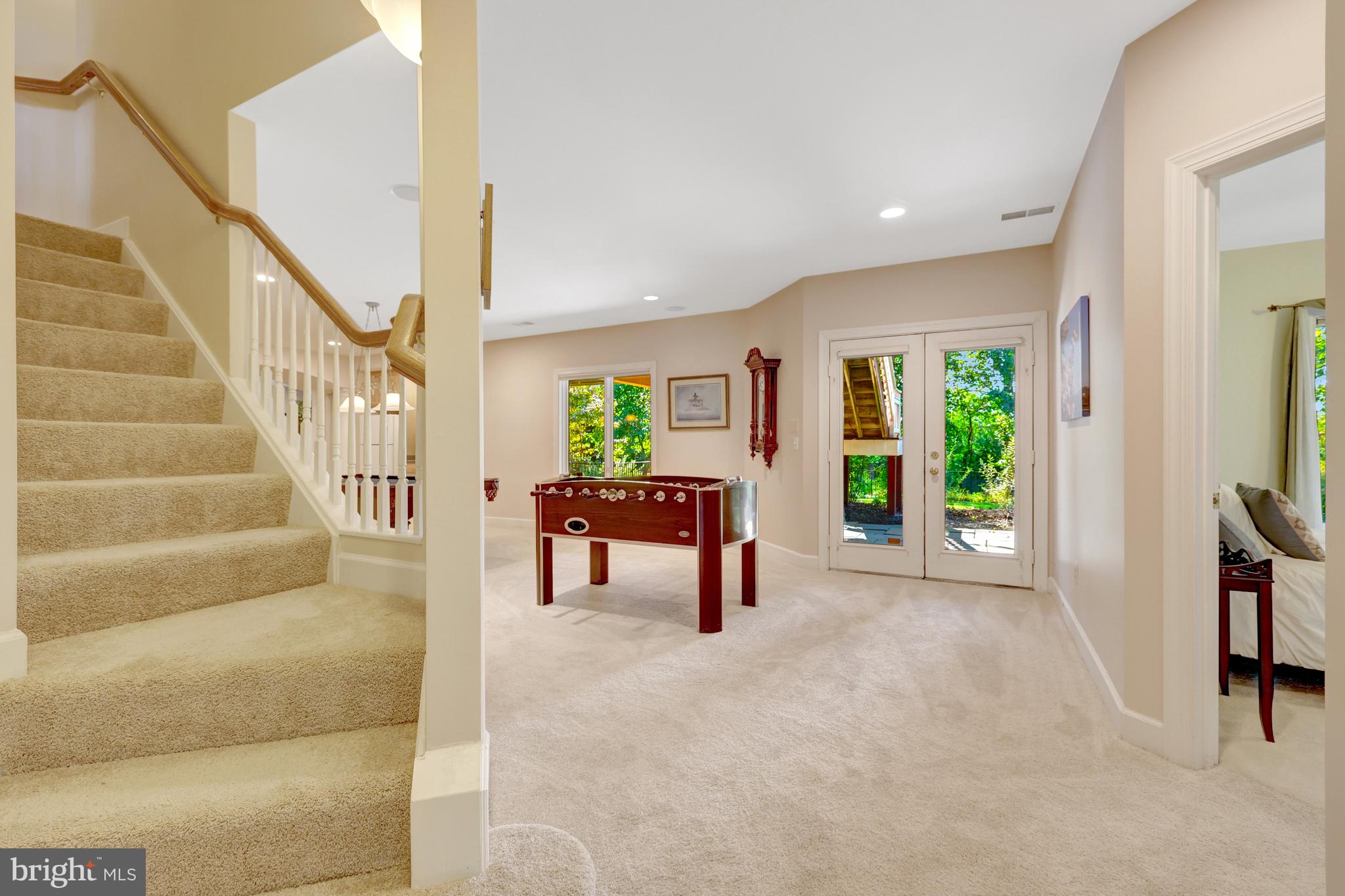 ELGIN MANOR - Residential