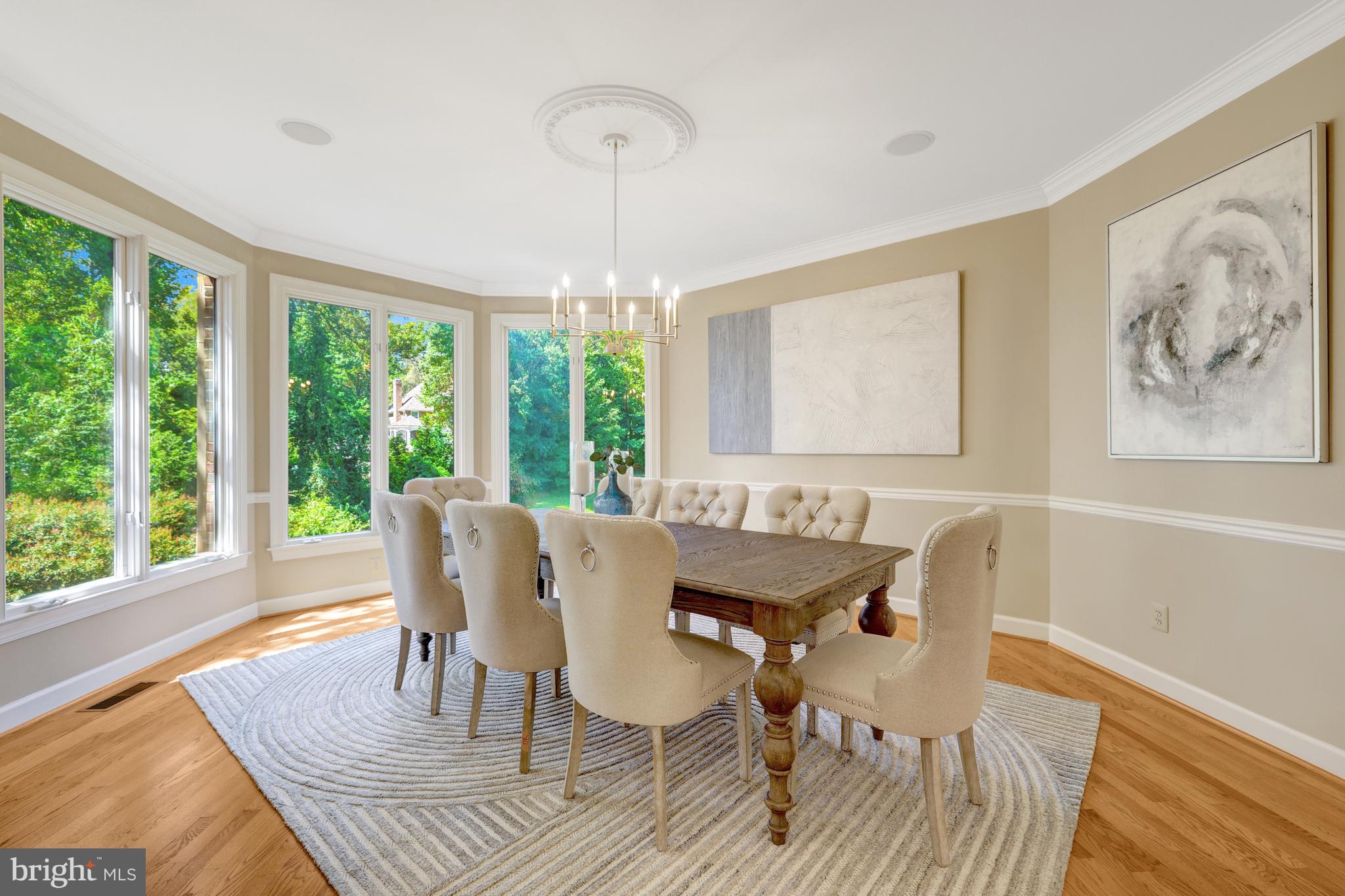 ELGIN MANOR - Residential