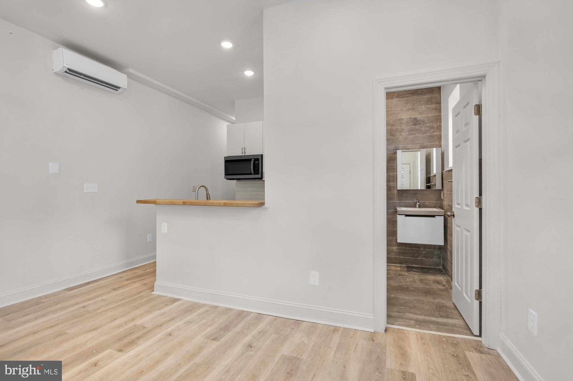 EAST KENSINGTON - Residential Lease