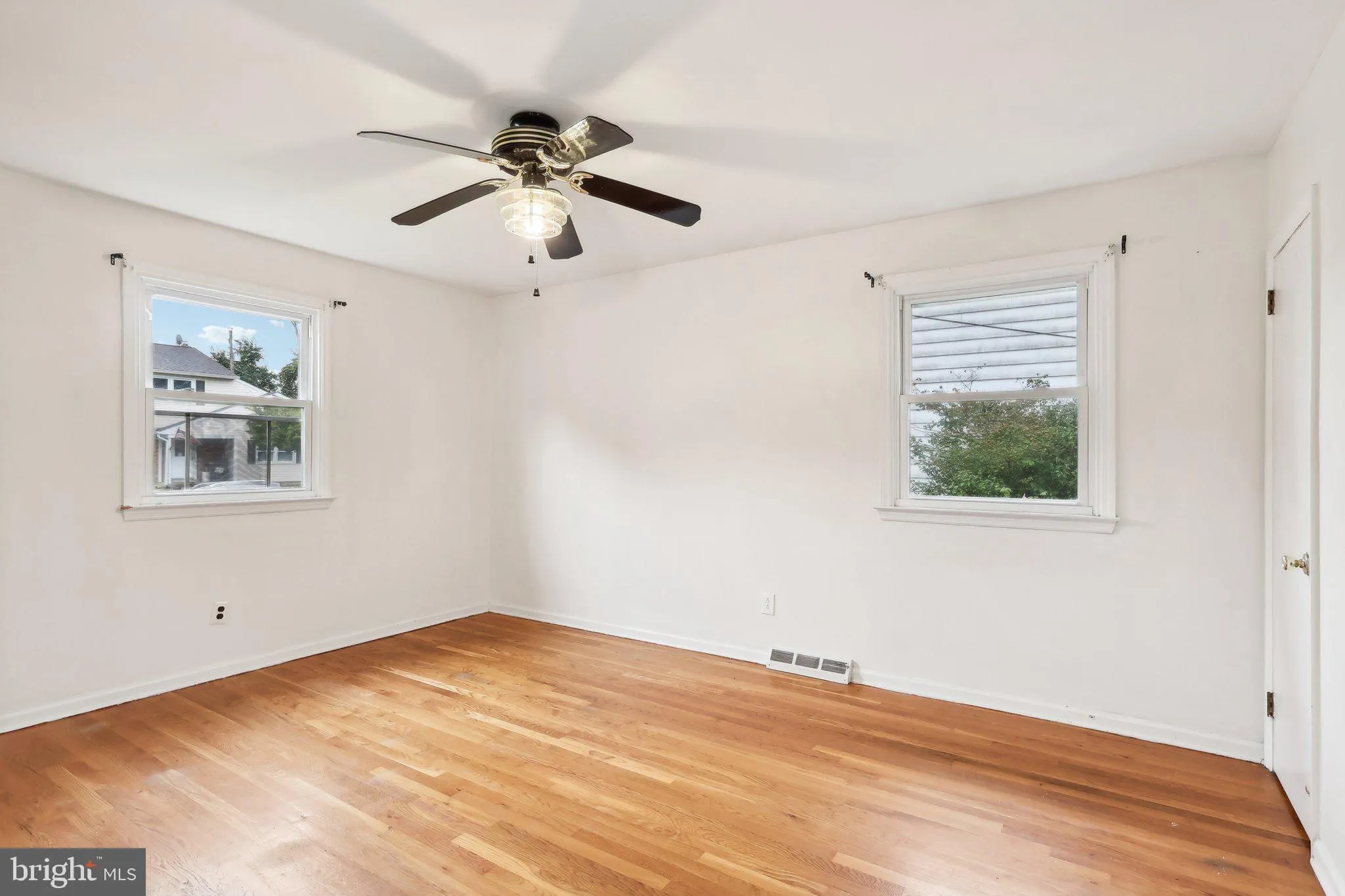 Wilmington, Delaware 19808, United States, 4 Bedrooms Bedrooms, ,3 BathroomsBathrooms,Residential,Contingent,23261