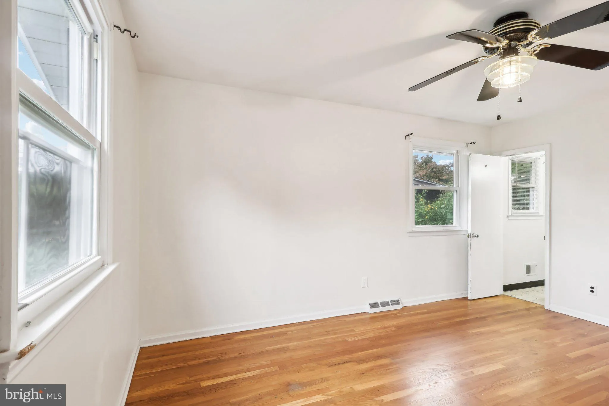 Wilmington, Delaware 19808, United States, 4 Bedrooms Bedrooms, ,3 BathroomsBathrooms,Residential,Contingent,23261