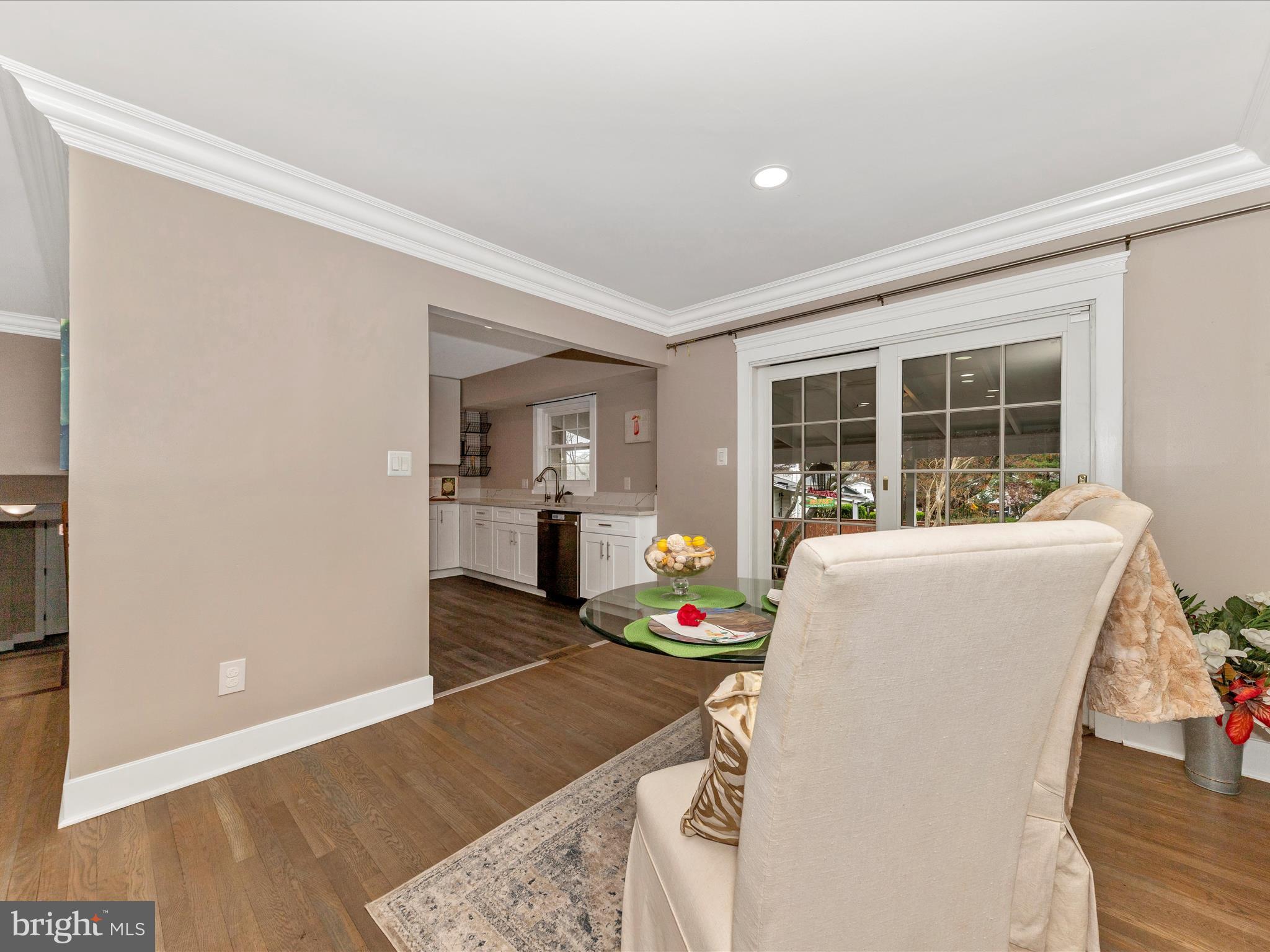 ENGLISH MANOR - Residential