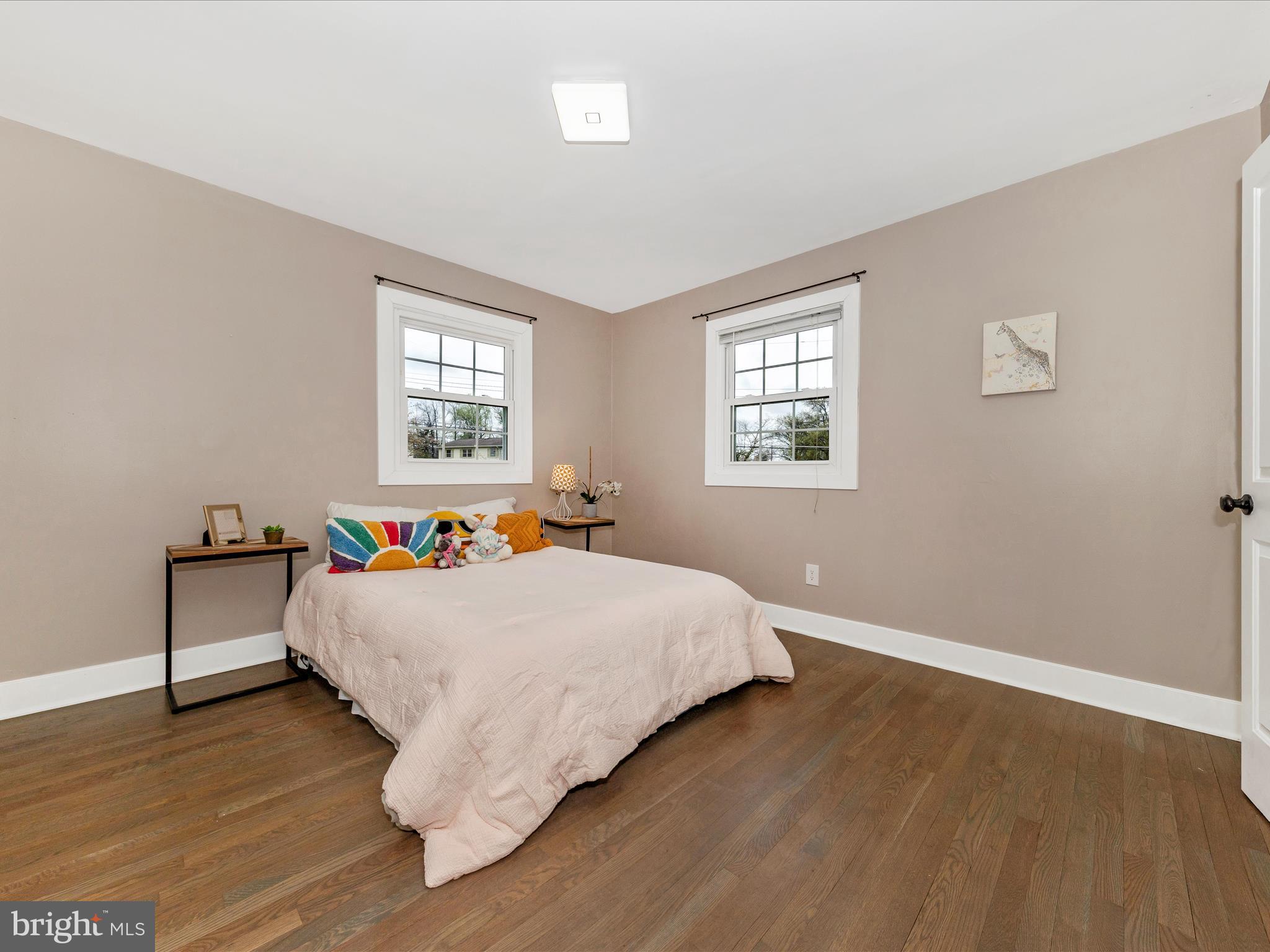 ENGLISH MANOR - Residential