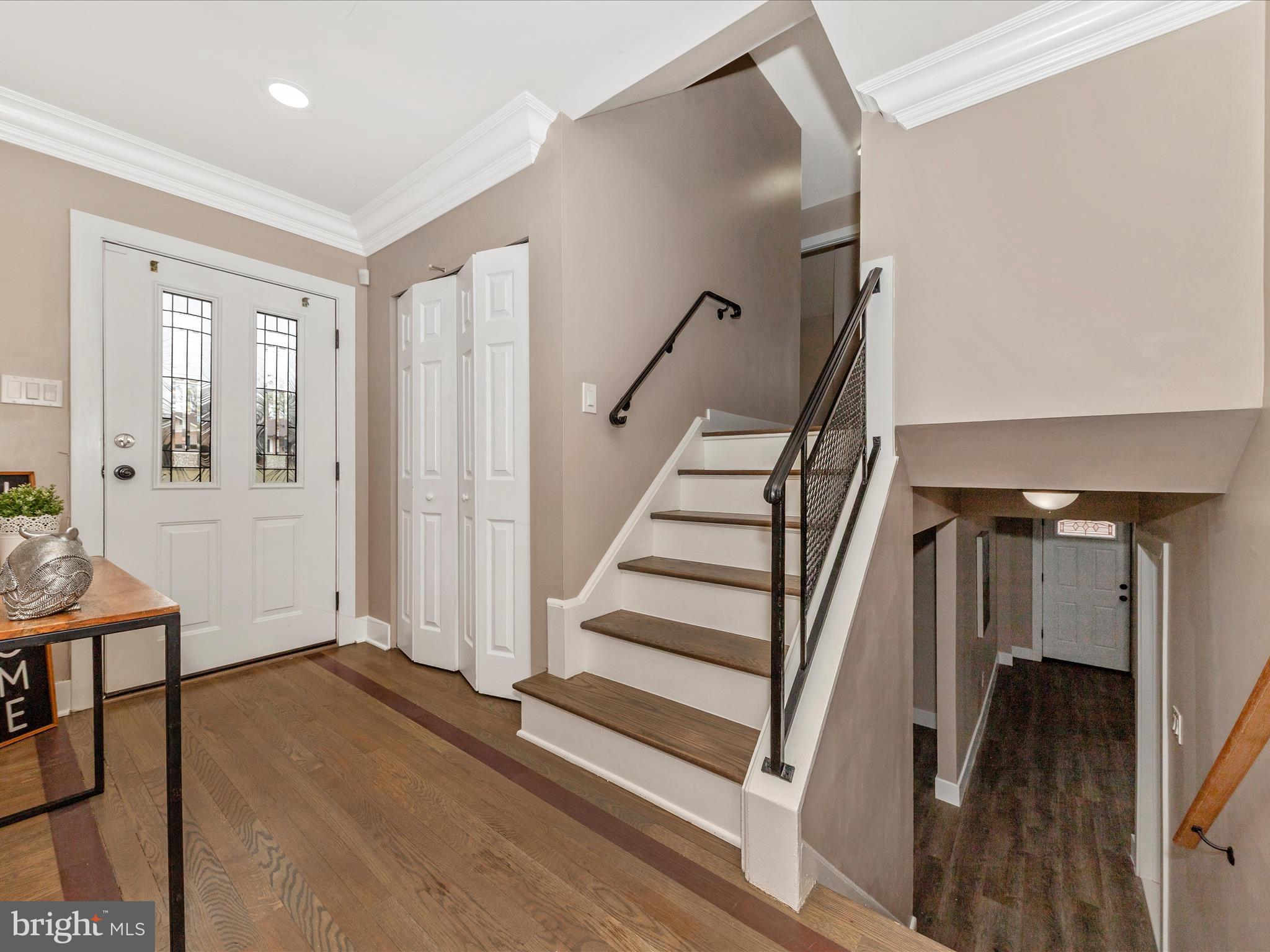 ENGLISH MANOR - Residential