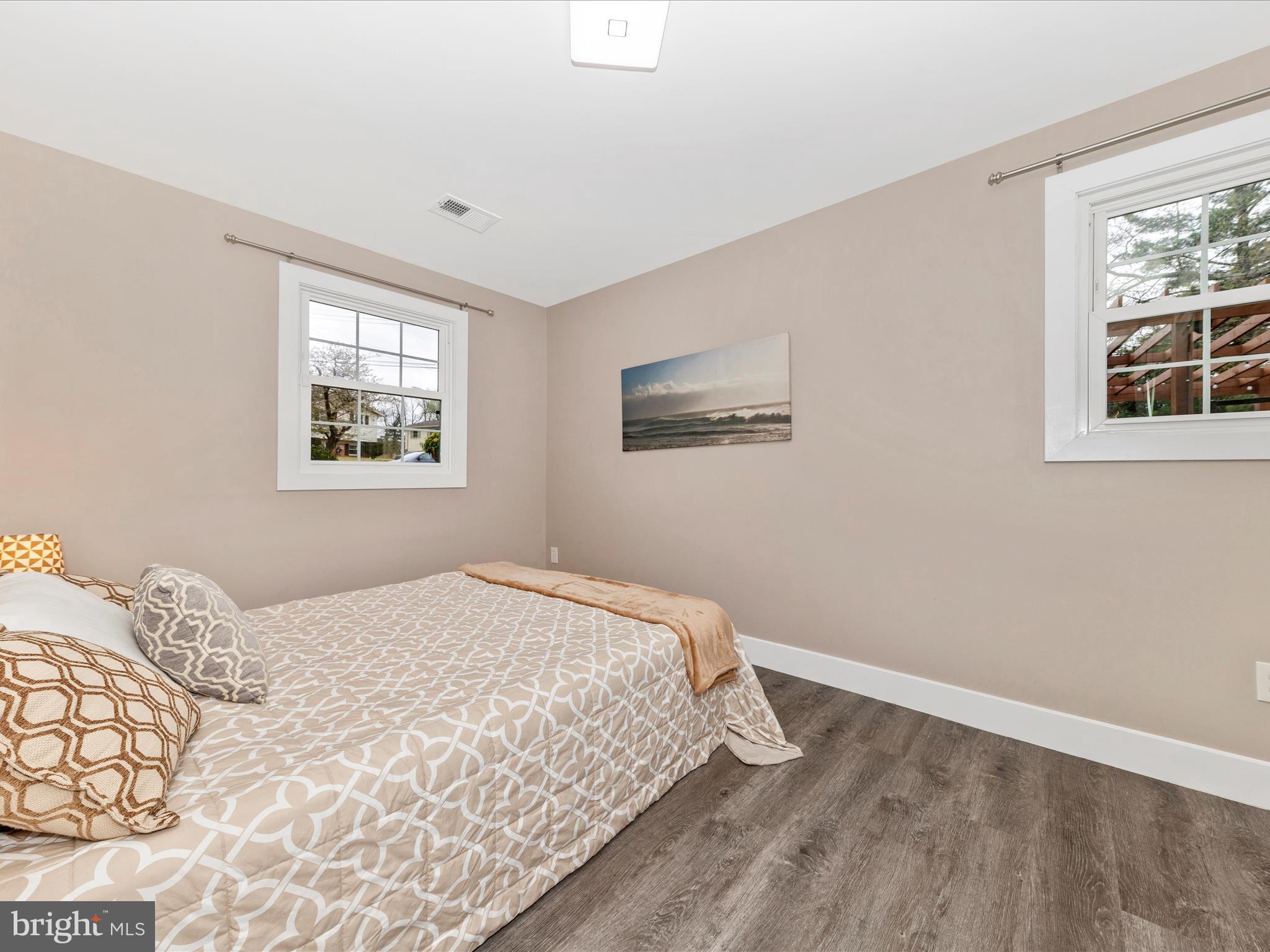 ENGLISH MANOR - Residential