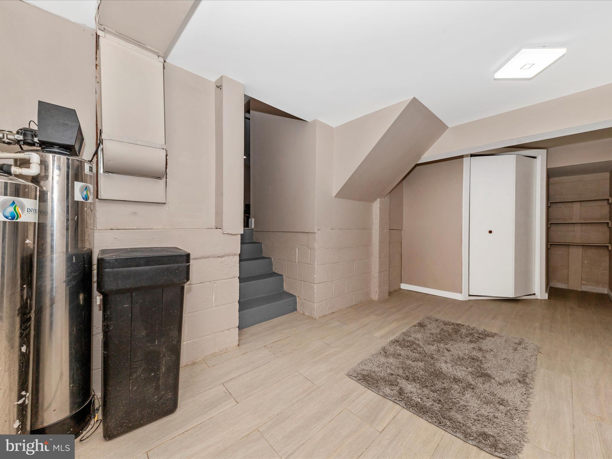 ENGLISH MANOR - Residential