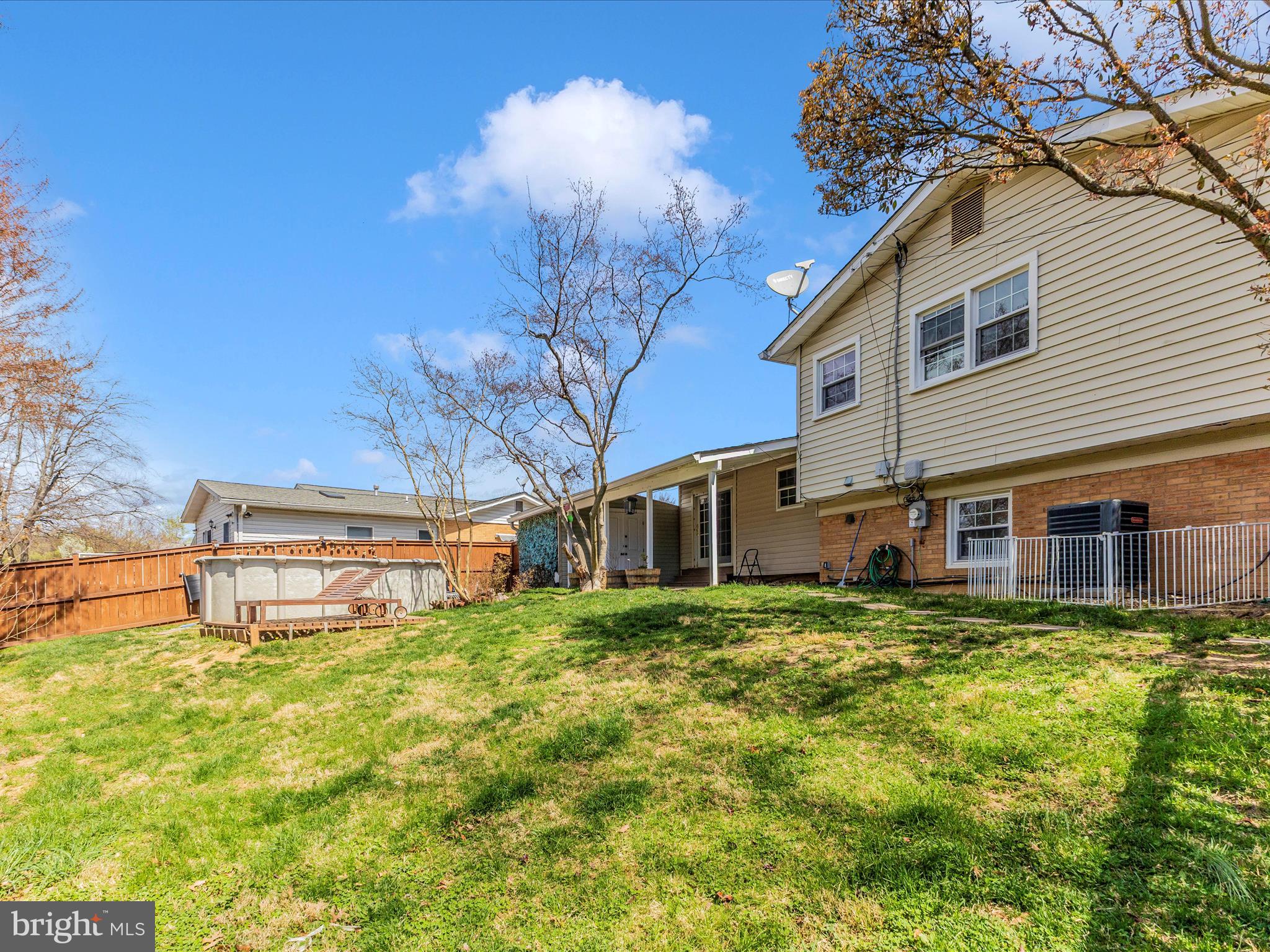 ENGLISH MANOR - Residential