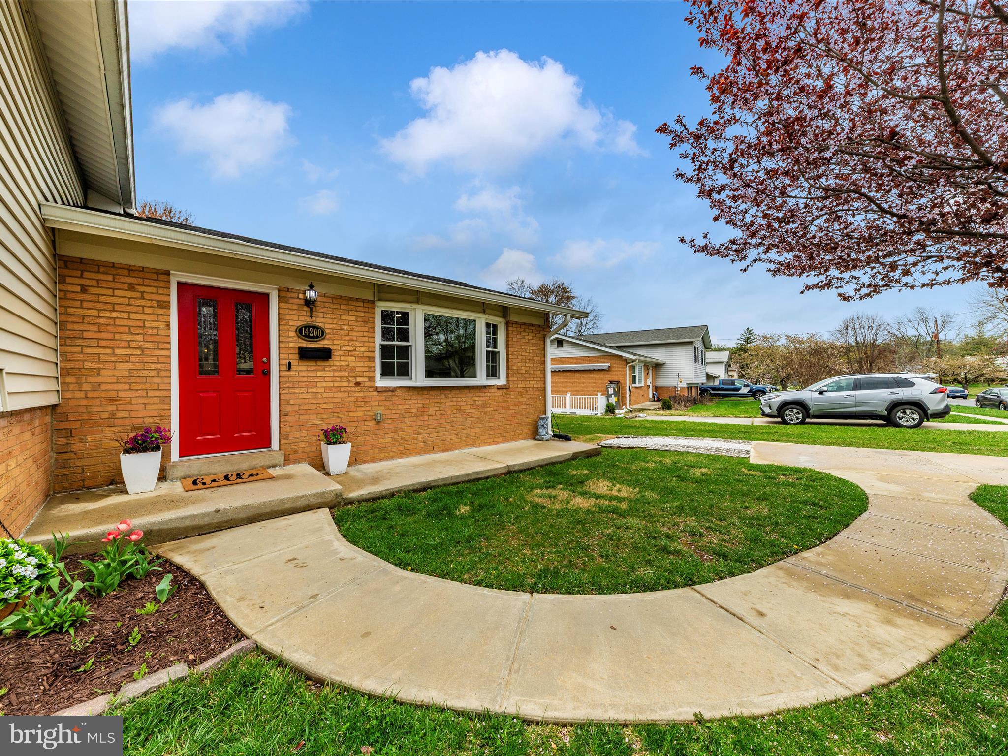 ENGLISH MANOR - Residential