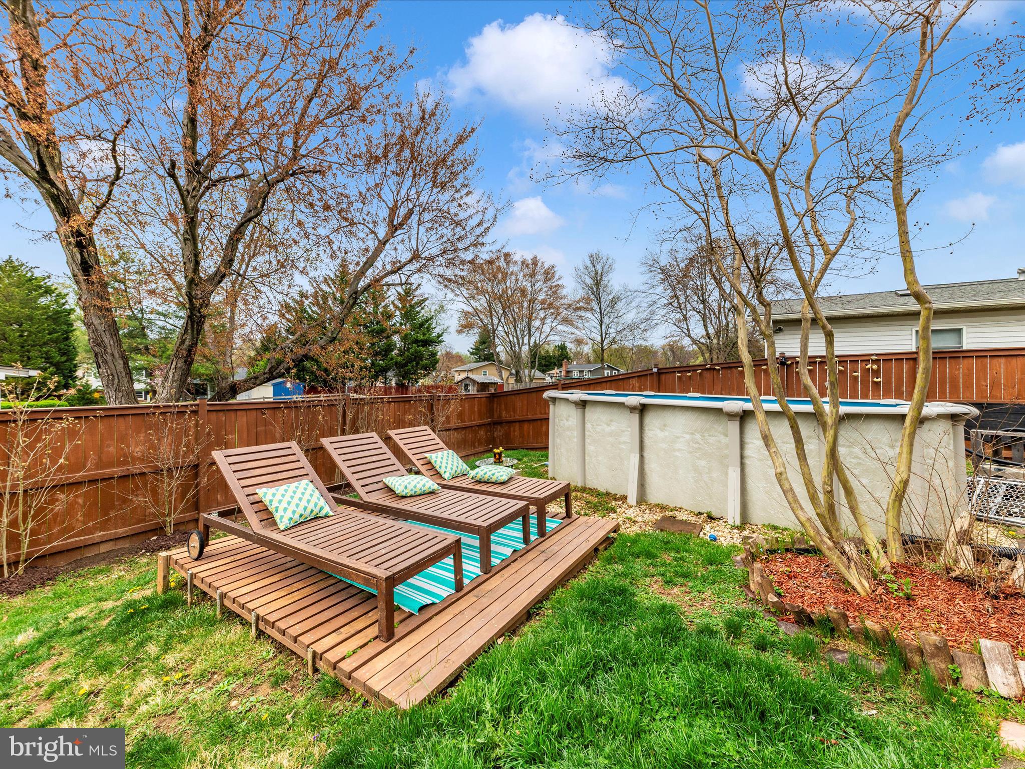 ENGLISH MANOR - Residential