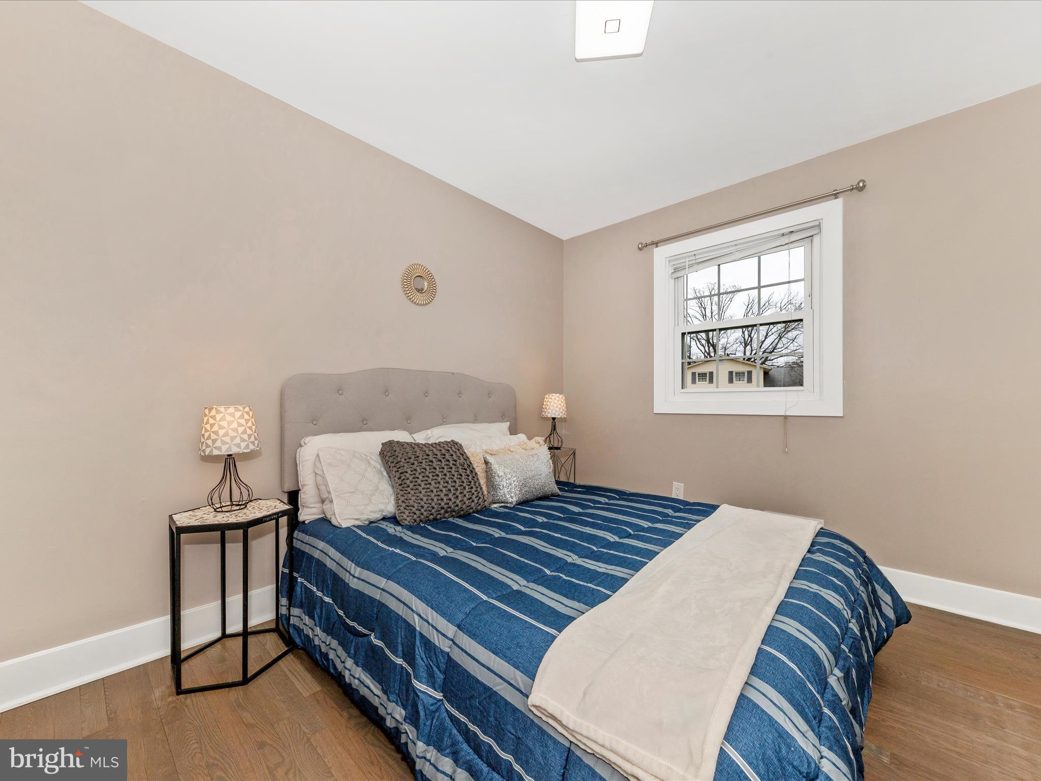 ENGLISH MANOR - Residential