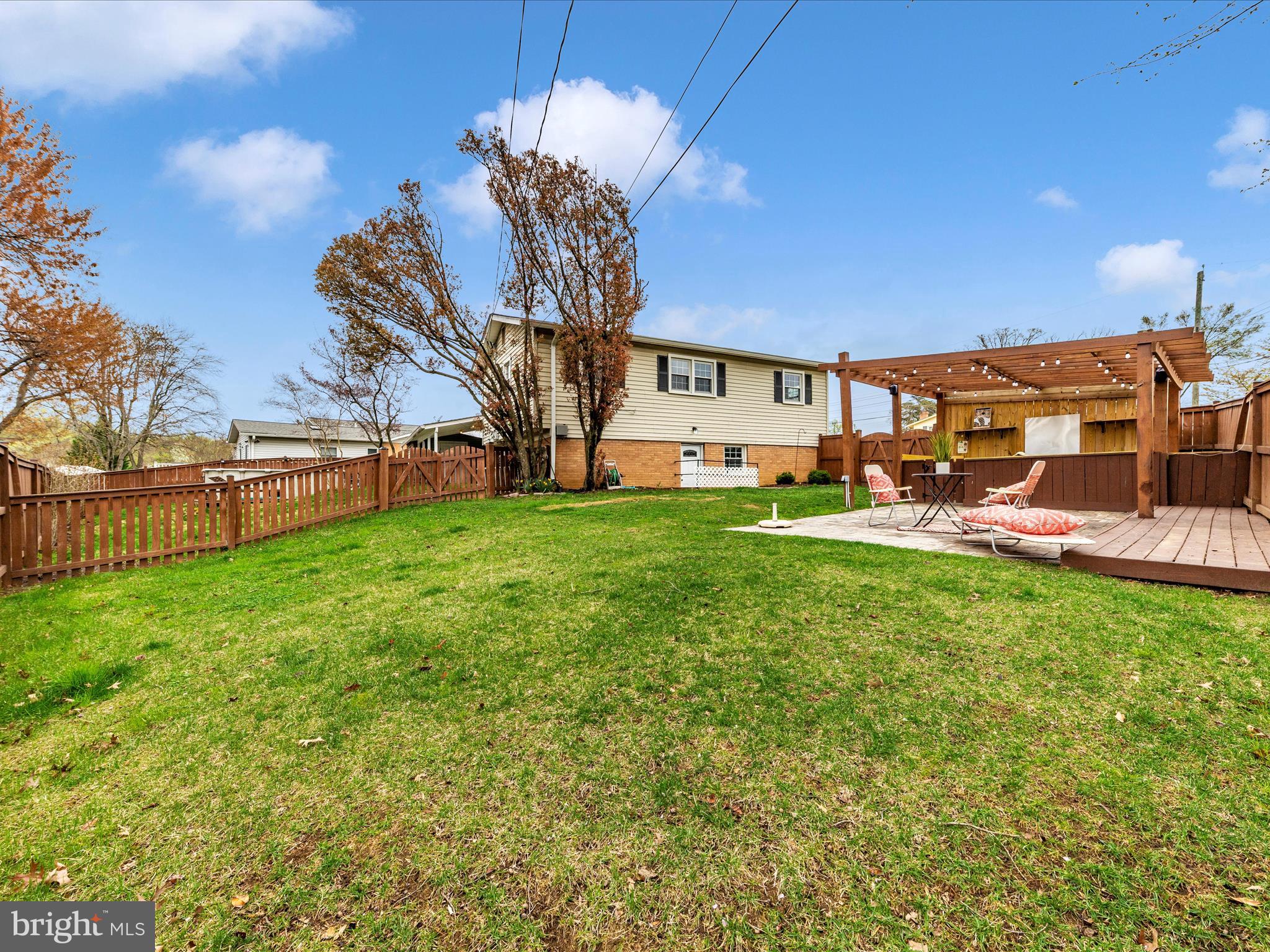 ENGLISH MANOR - Residential