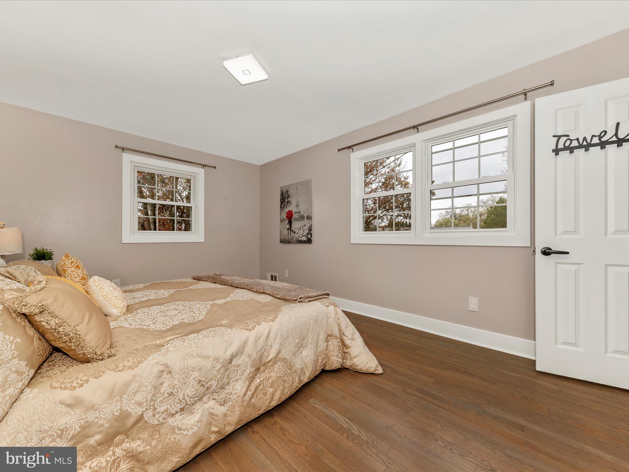 ENGLISH MANOR - Residential