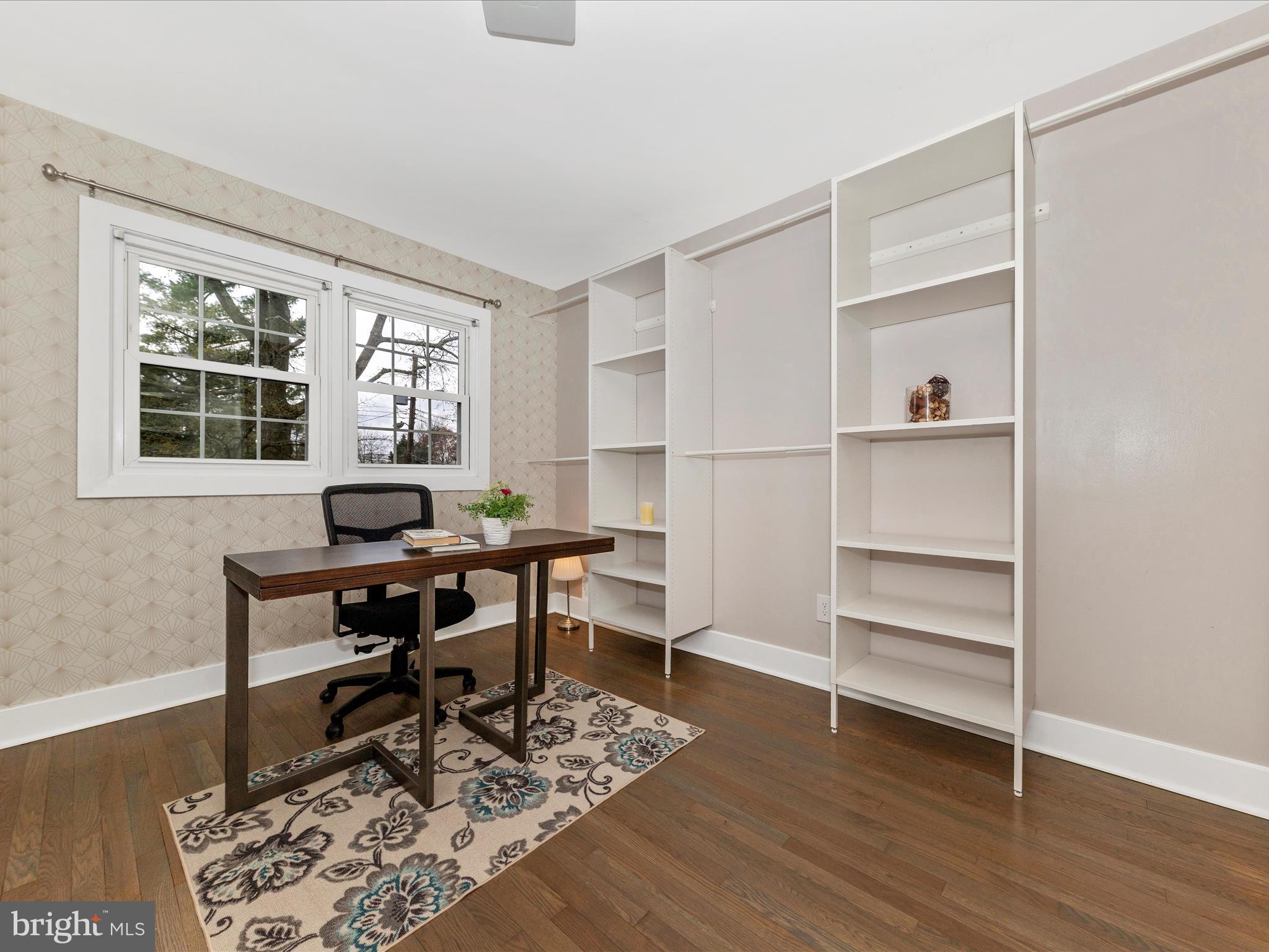 ENGLISH MANOR - Residential