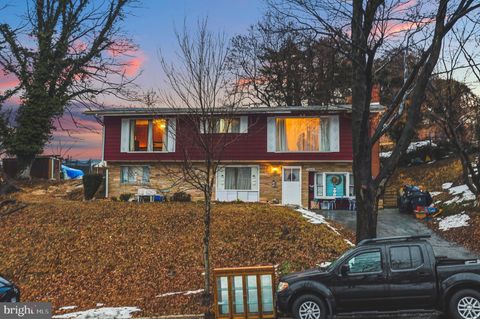 Homes For Sale - 2300 Fairlawn Street<br/> TEMPLE HILLS, MD 20748