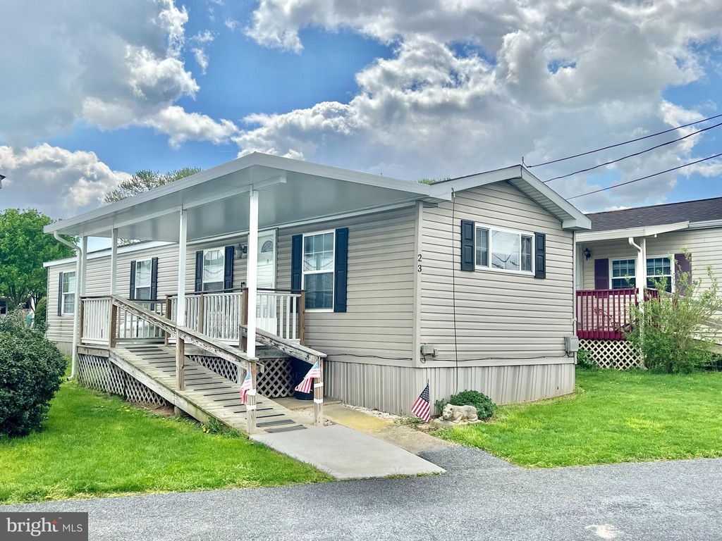 Photo of 2002 W MAIN ST #23, EPHRATA, PA 17522 (MLS # PALA2033984)