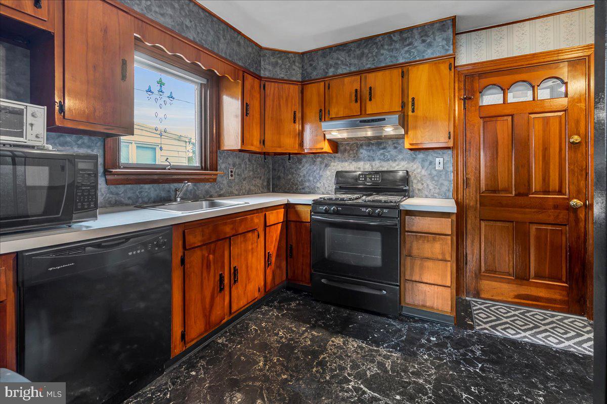 LEEDOM ESTATES - Residential