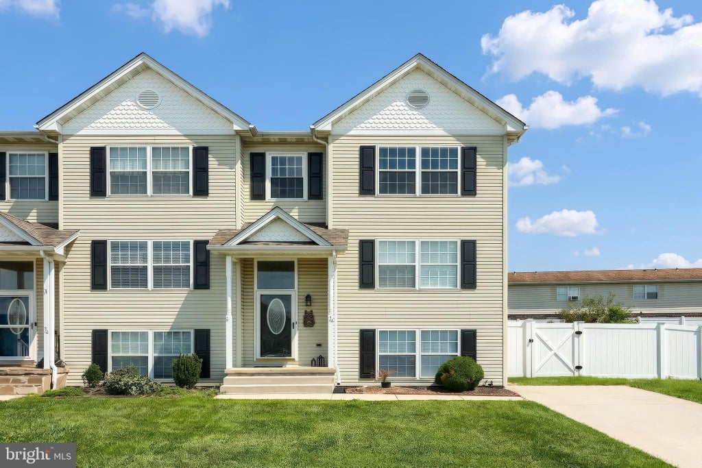 Photo of 24 Squire Circle, MCSHERRYSTOWN, PA 17344 (MLS # PAAD2025388)