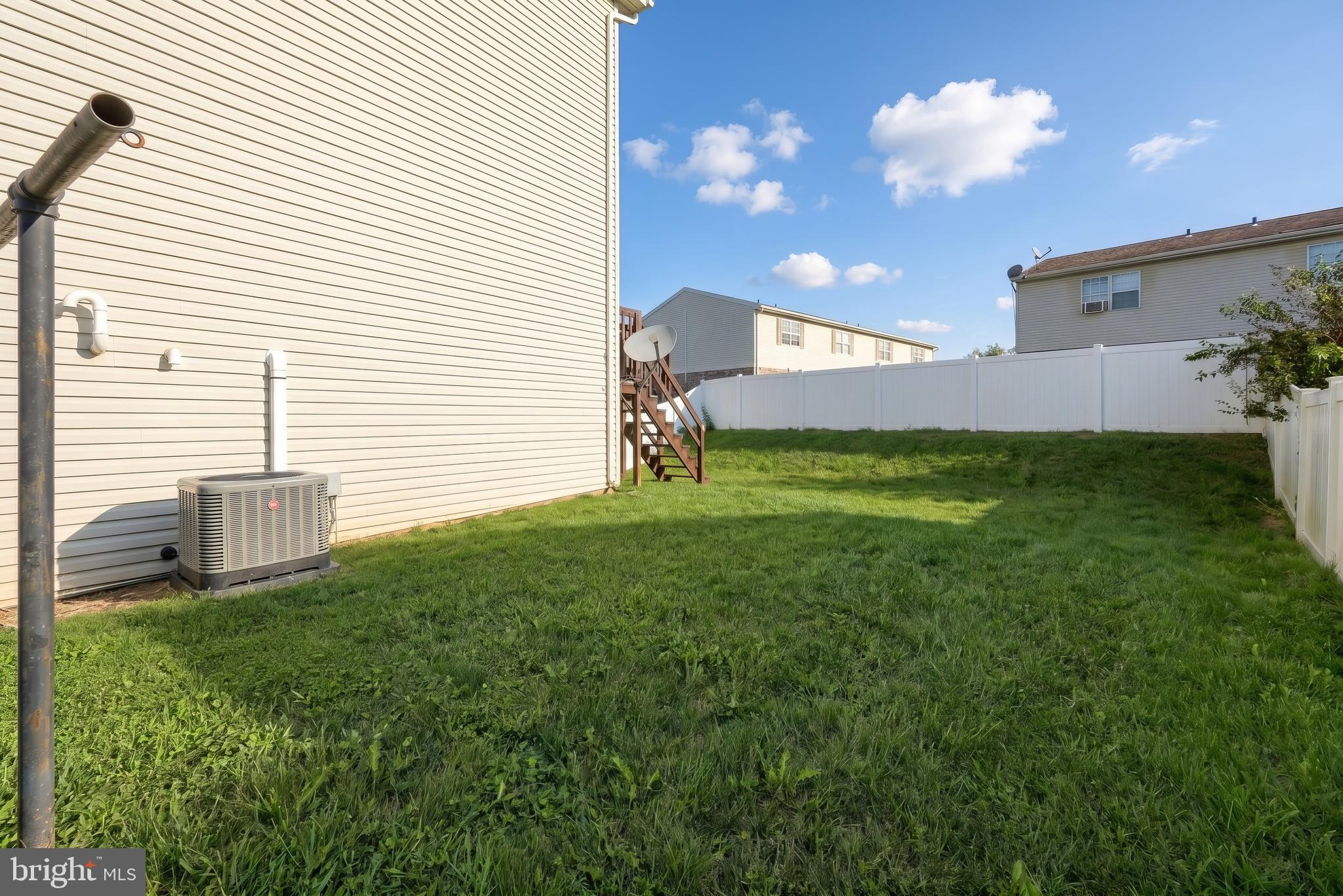 24 SQUIRE CIRCLE