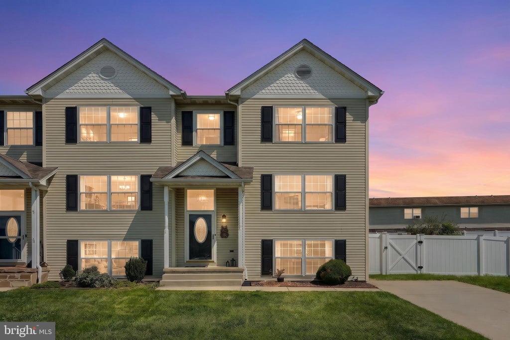 Photo of 24 Squire Circle, MCSHERRYSTOWN, PA 17344 (MLS # PAAD2025388)