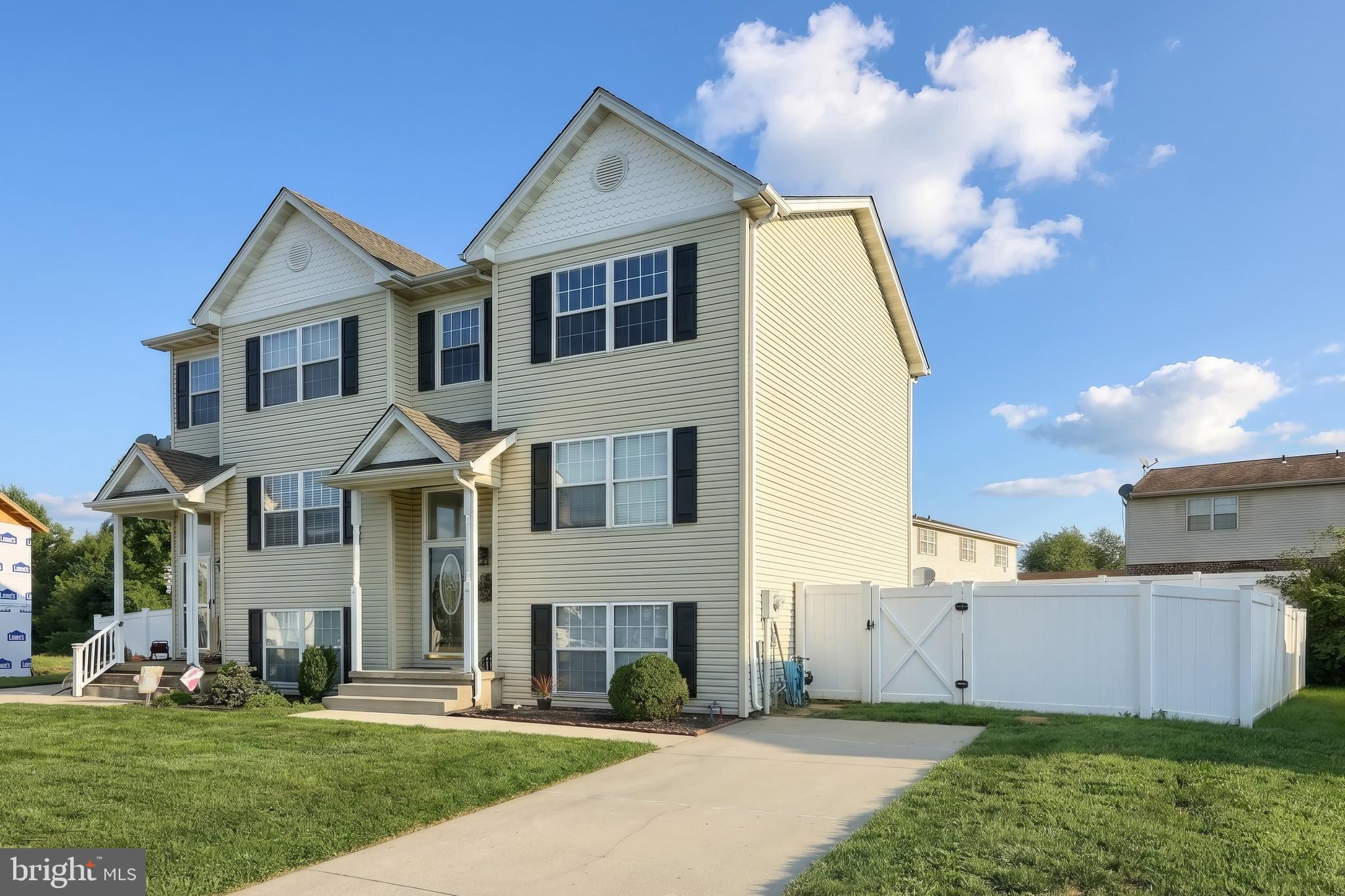 24 SQUIRE CIRCLE