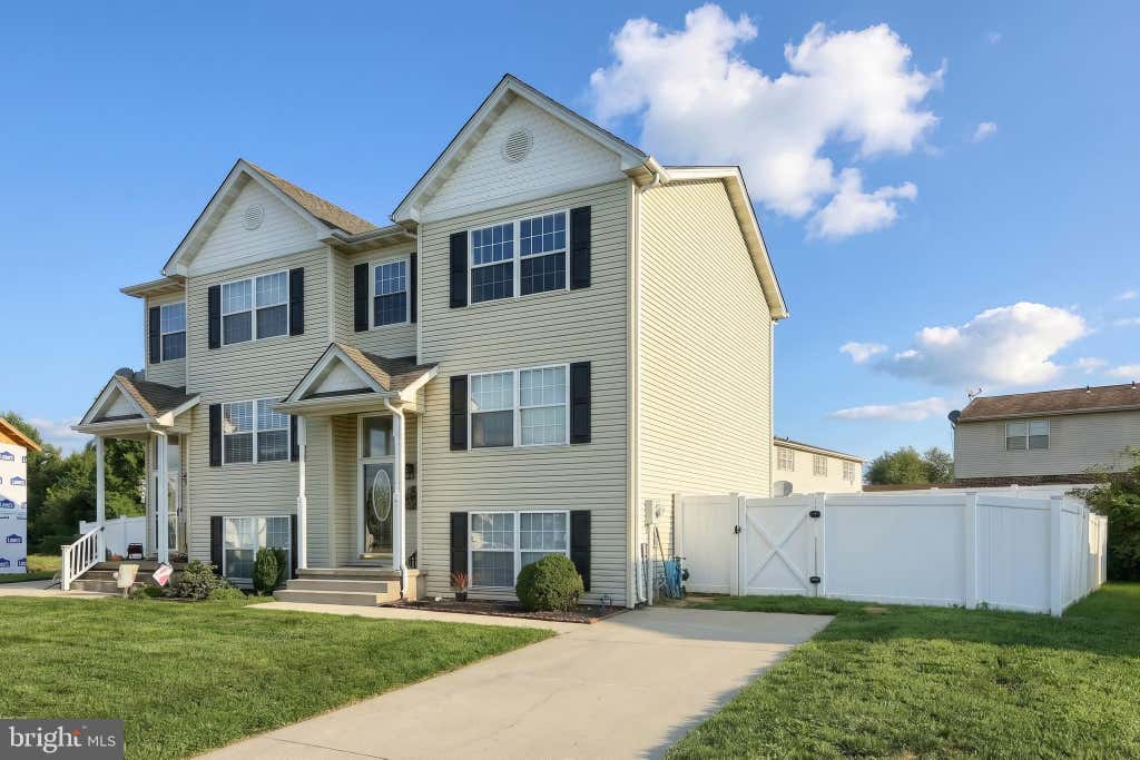 Photo of 24 Squire Circle, MCSHERRYSTOWN, PA 17344 (MLS # PAAD2025388)