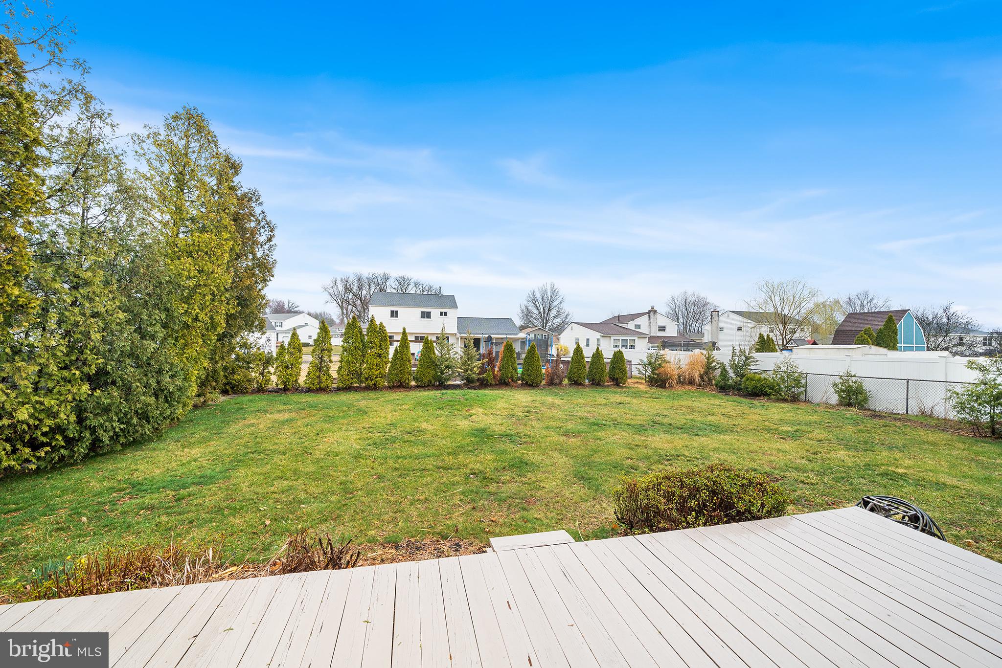 1571 CAROUSEL DRIVE