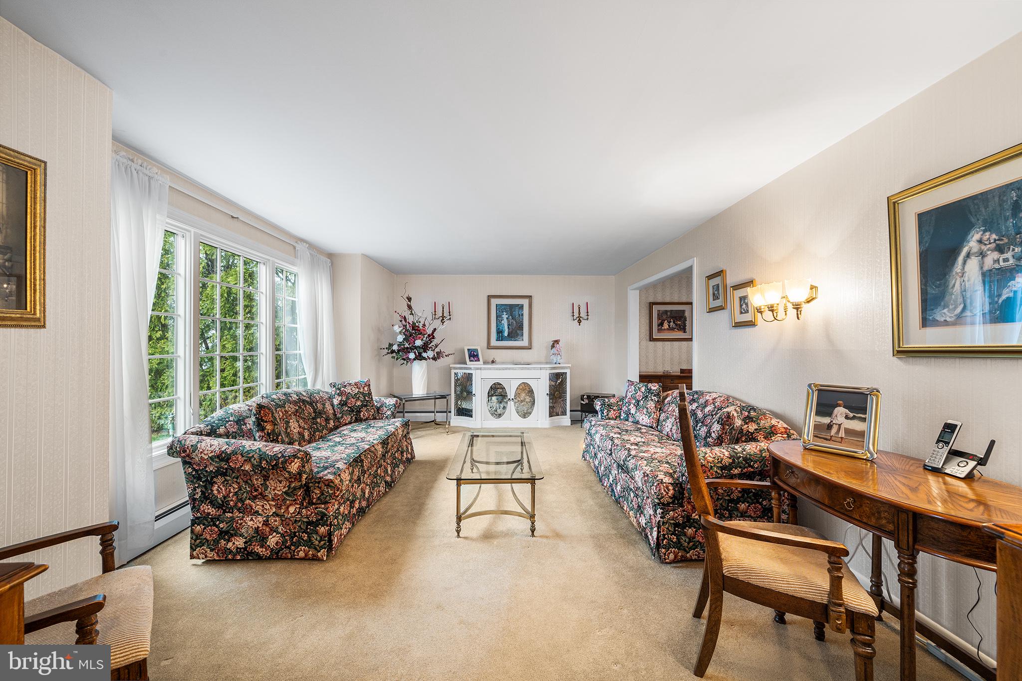 1571 CAROUSEL DRIVE