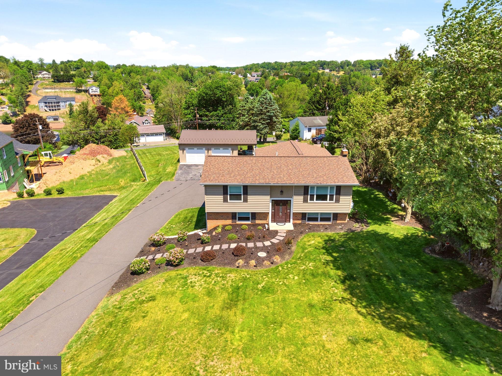 LAKE WYNONAH - Residential