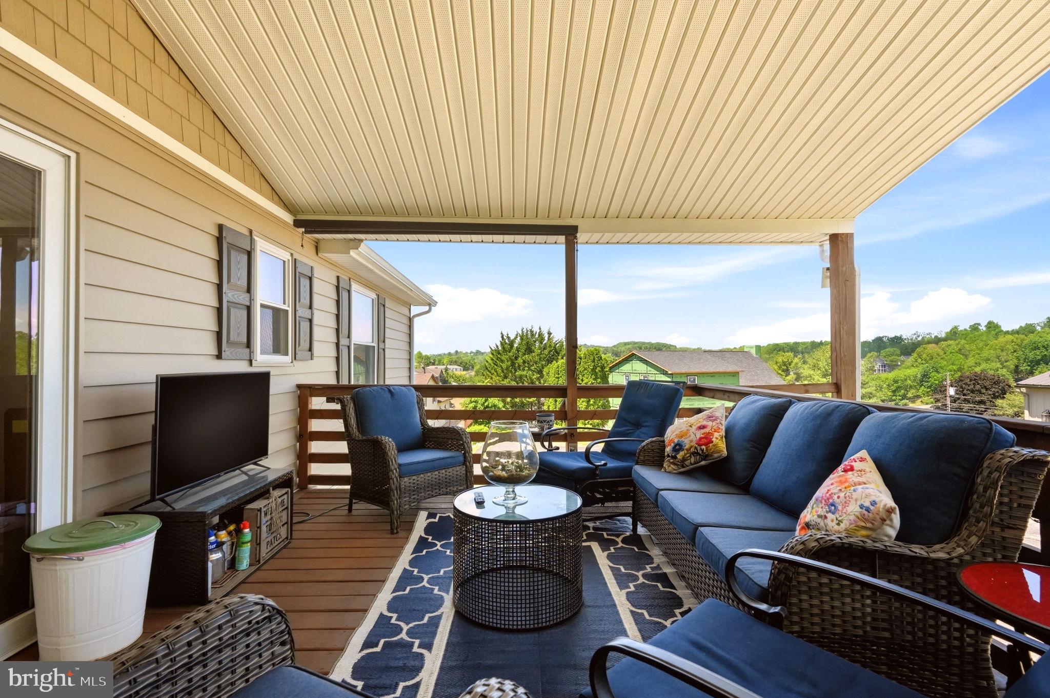 LAKE WYNONAH - Residential