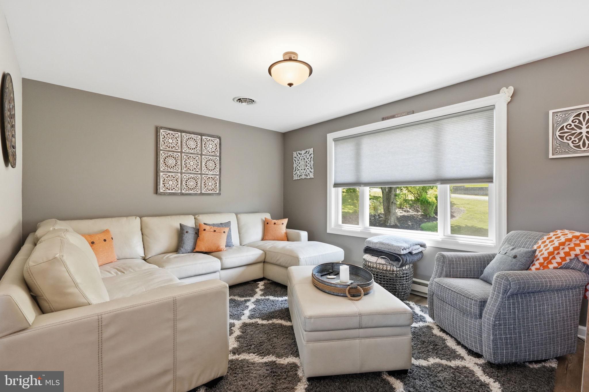 LAKE WYNONAH - Residential