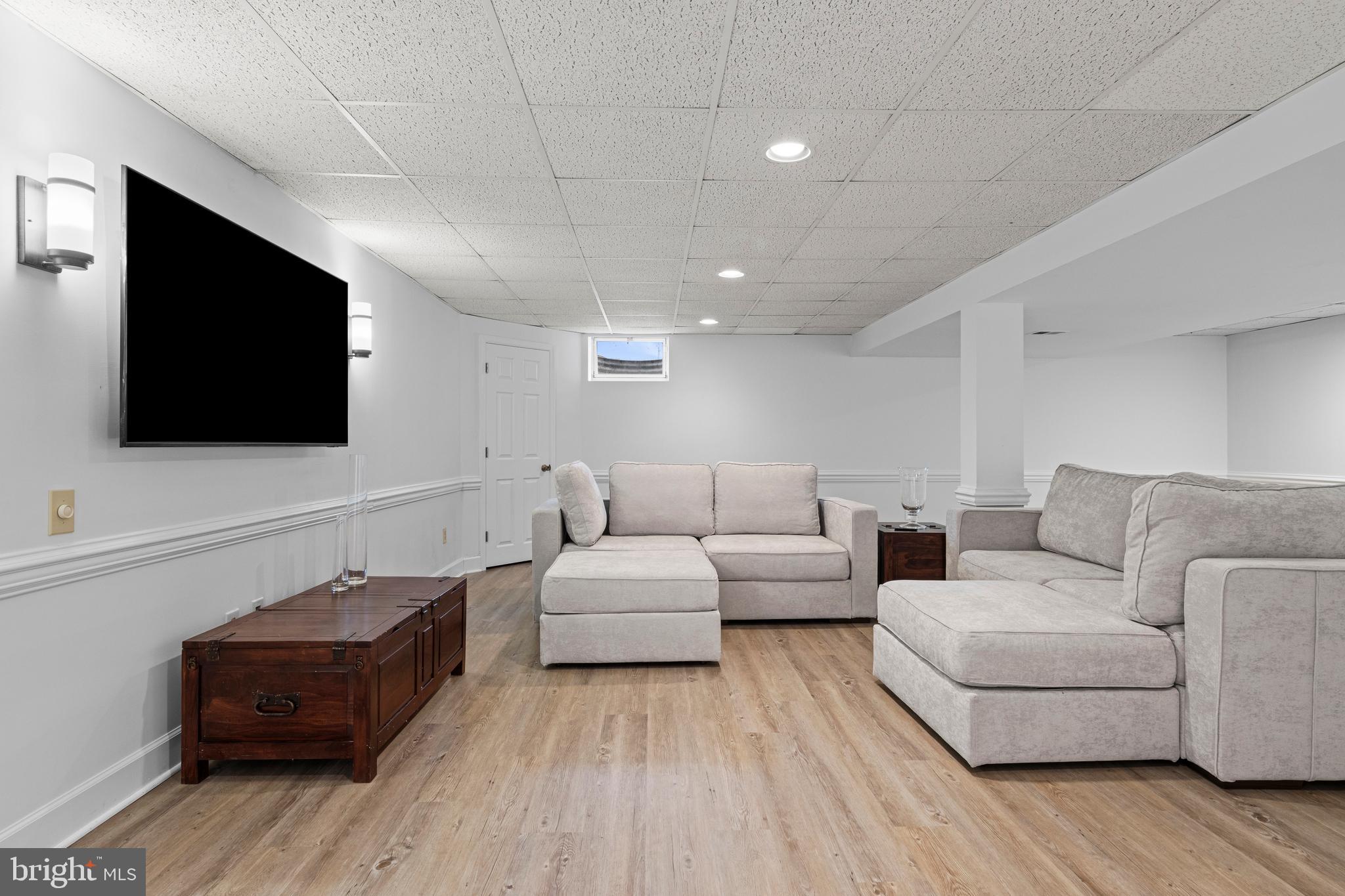 EATON VIL - Residential